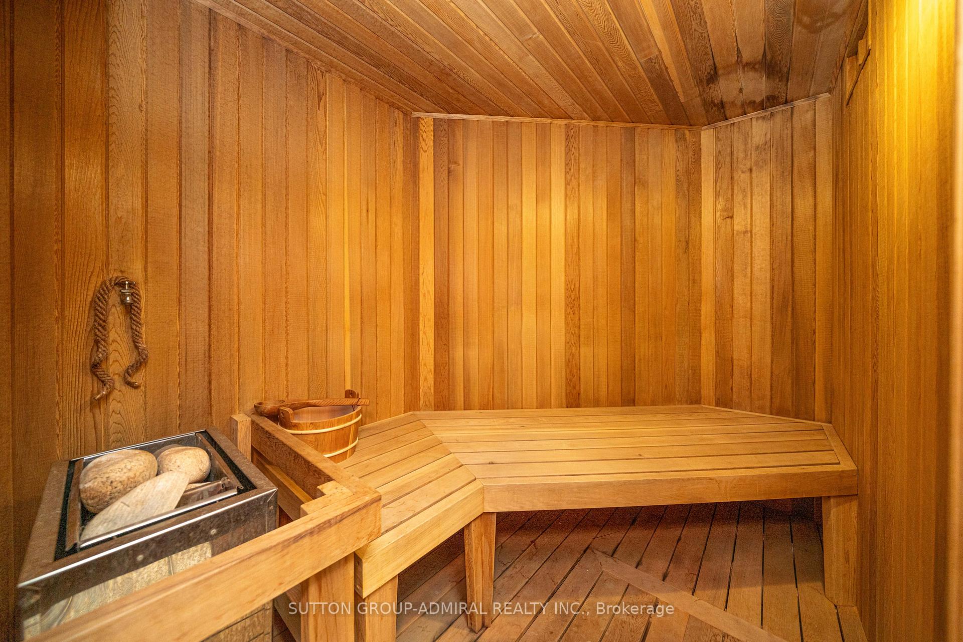 Photo 37 of 60 Maple Way, East Gwillimbury, Sharon — HOMEH