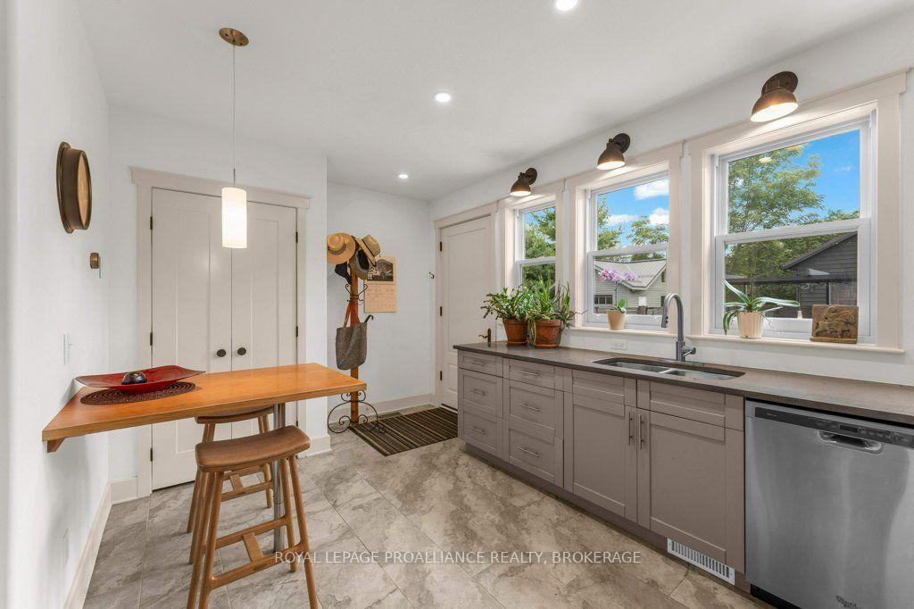 Photo 40 of 12 Drummond Street, Kingston, Kingston East (Incl Barret Crt) — HOMEH