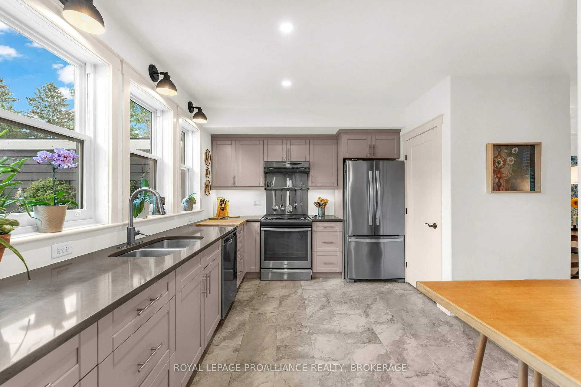 Photo 28 of 12 Drummond Street, Kingston, Kingston East (Incl Barret Crt) — HOMEH
