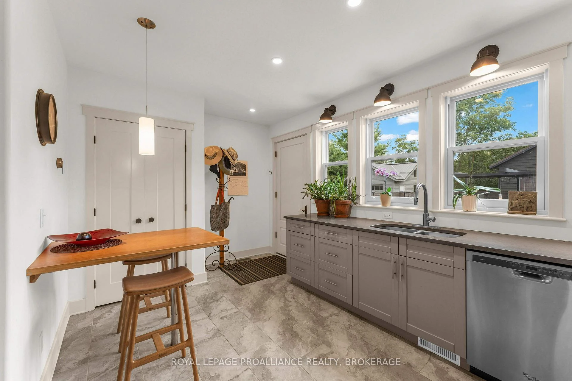 Photo 32 of 12 Drummond Street, Kingston, Kingston East (Incl Barret Crt) — HOMEH