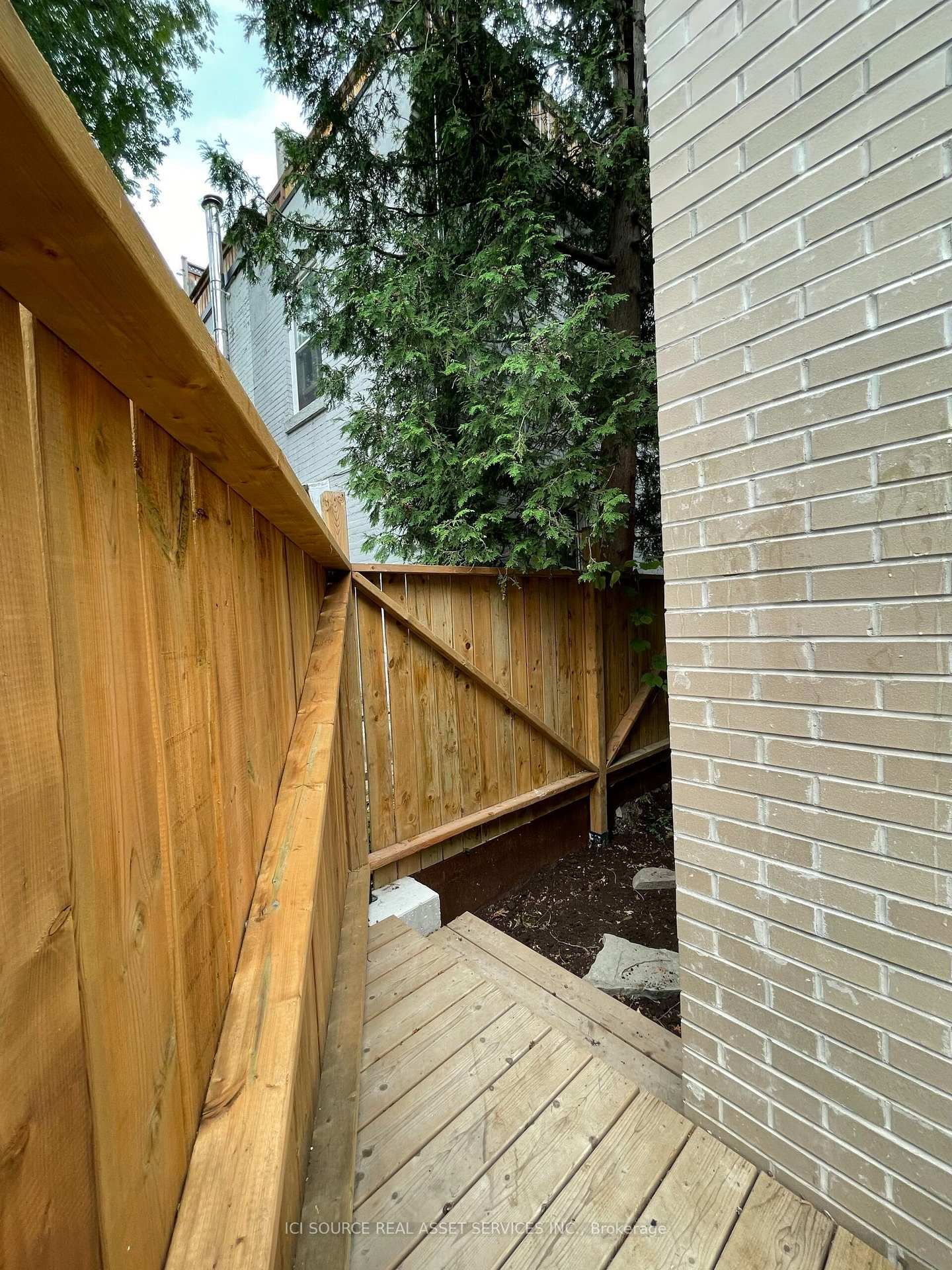 Photo 31 of Unit 2, 60 Beverley Street, Toronto, Kensington-Chinatown — HOMEH