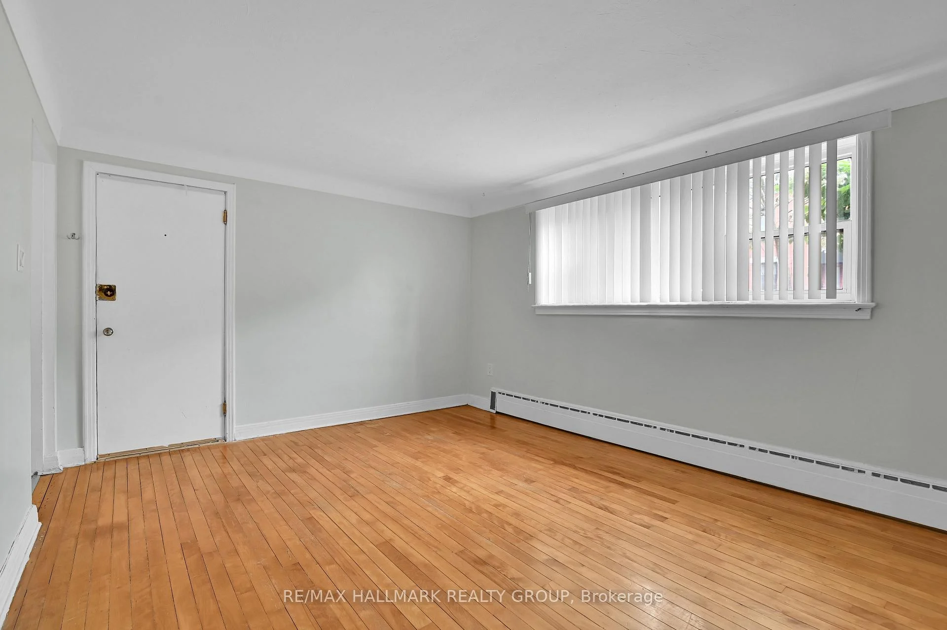 Photo 4 of 55 Ivy Crescent, Ottawa, Lindenlea — HOMEH