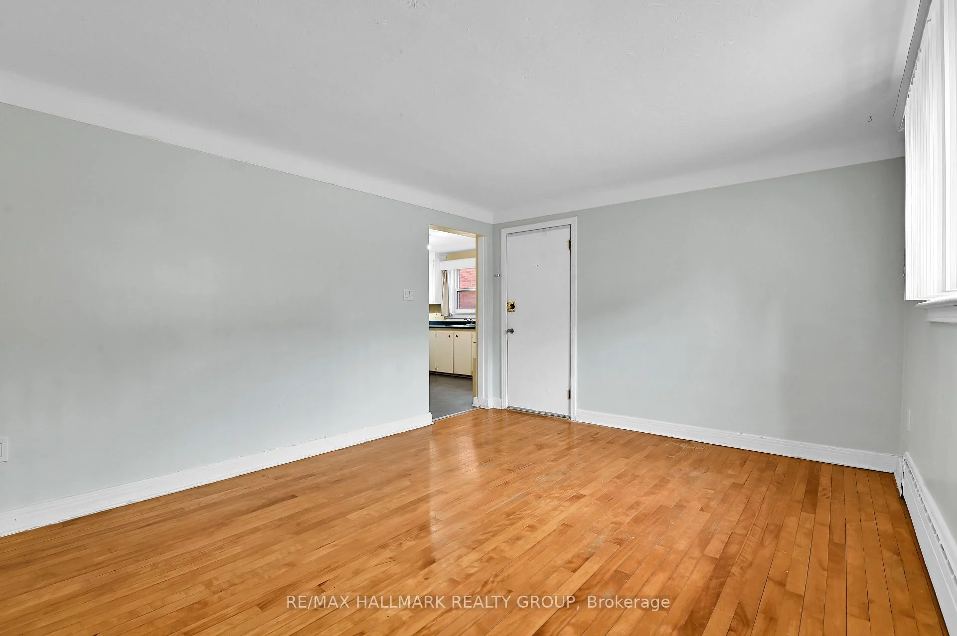 Photo 8 of 55 Ivy Crescent, Ottawa, Lindenlea — HOMEH