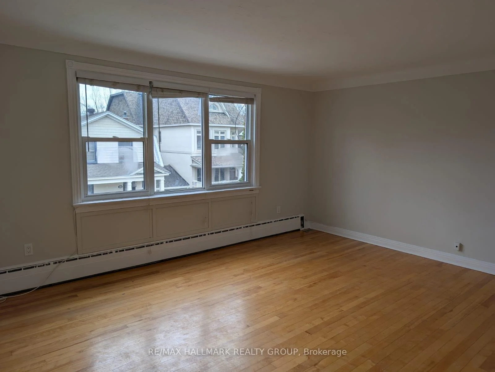 Photo 44 of 55 Ivy Crescent, Ottawa, Lindenlea — HOMEH