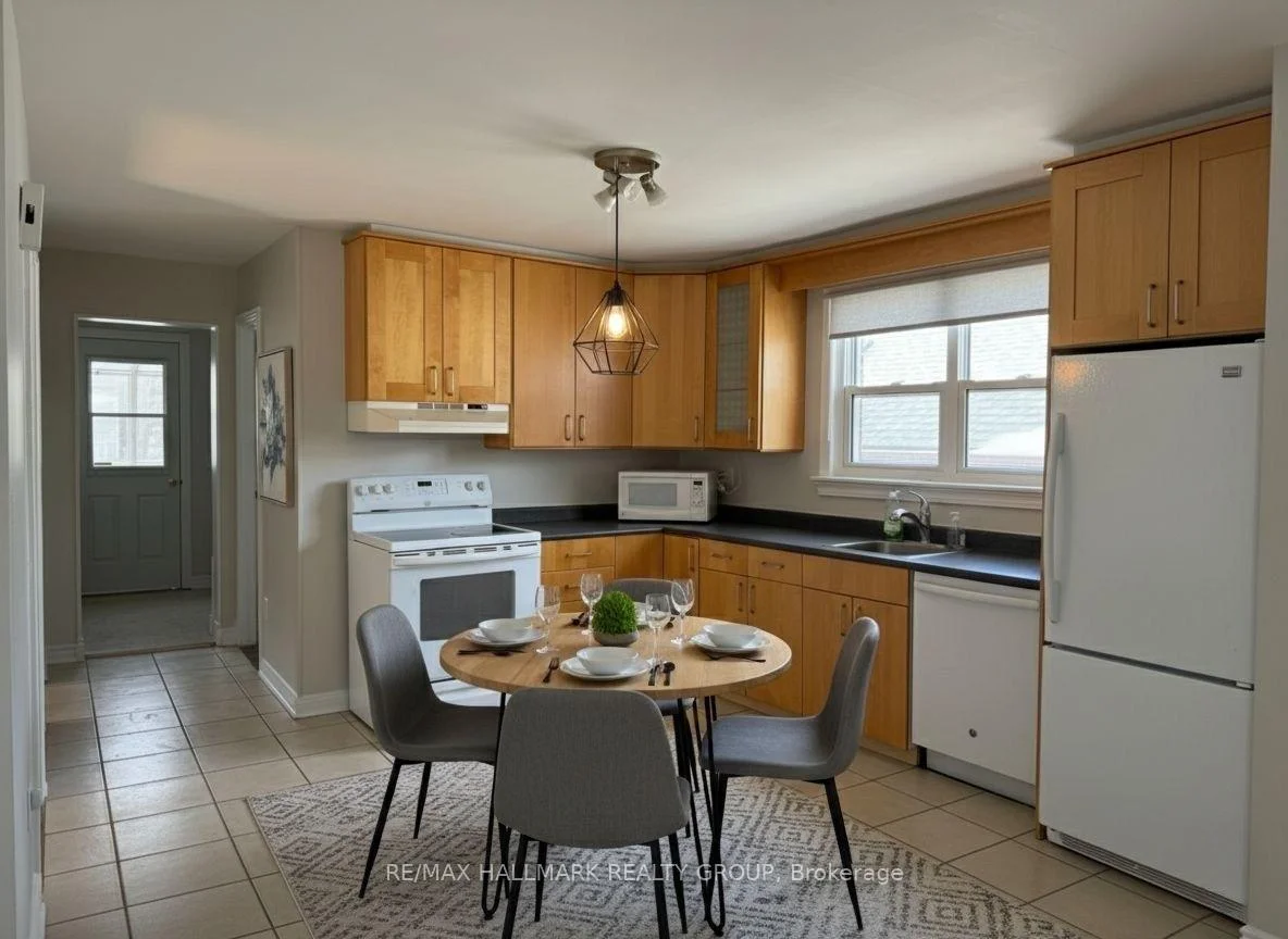 Photo 52 of 55 Ivy Crescent, Ottawa, Lindenlea — HOMEH