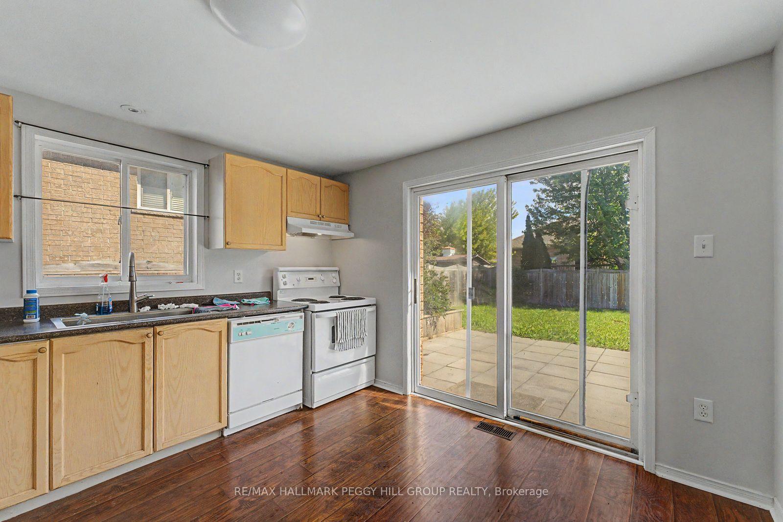 Photo 5 of 24 Dunsmore Lane, Barrie, Georgian Drive — HOMEH