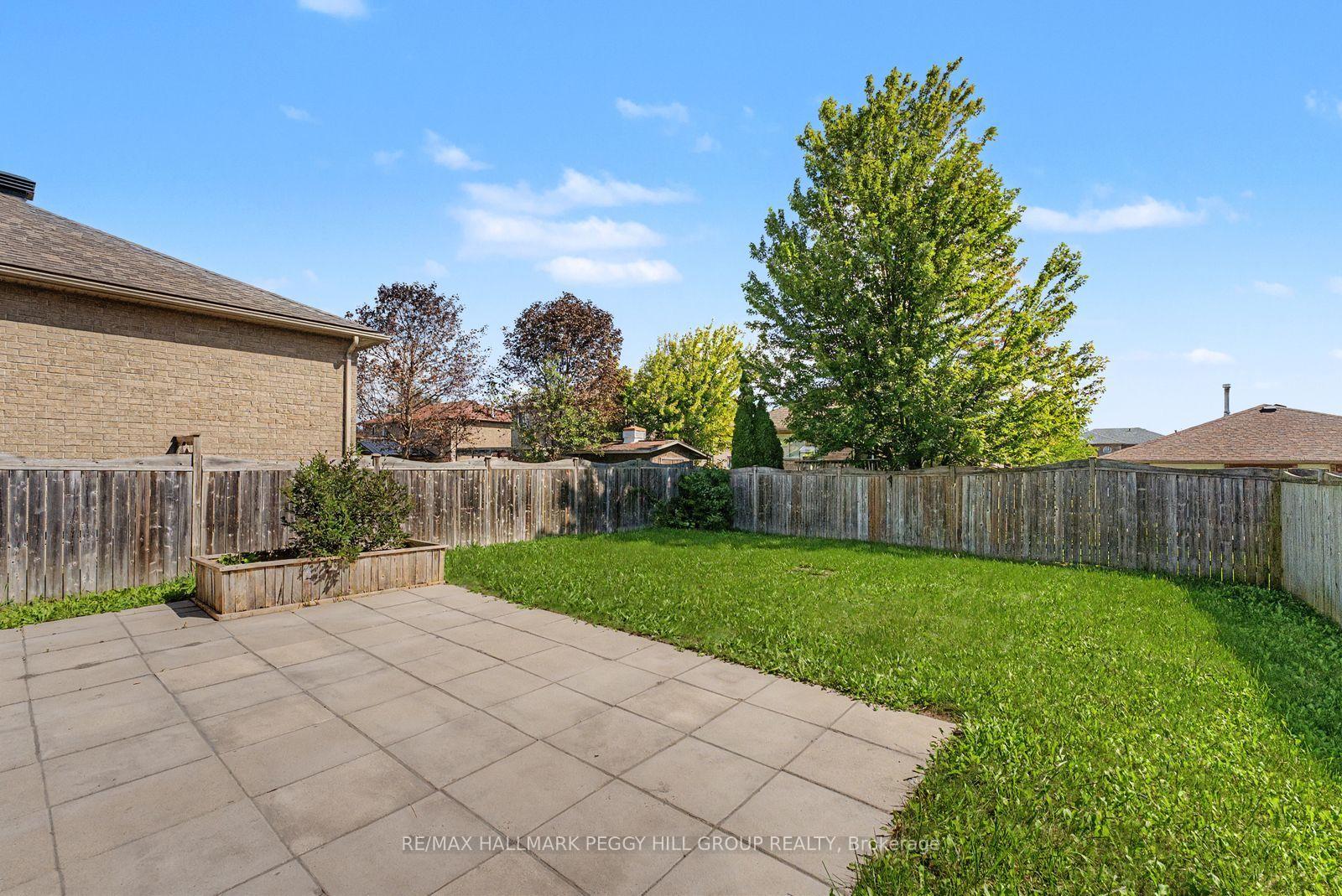 Photo 16 of 24 Dunsmore Lane, Barrie, Georgian Drive — HOMEH