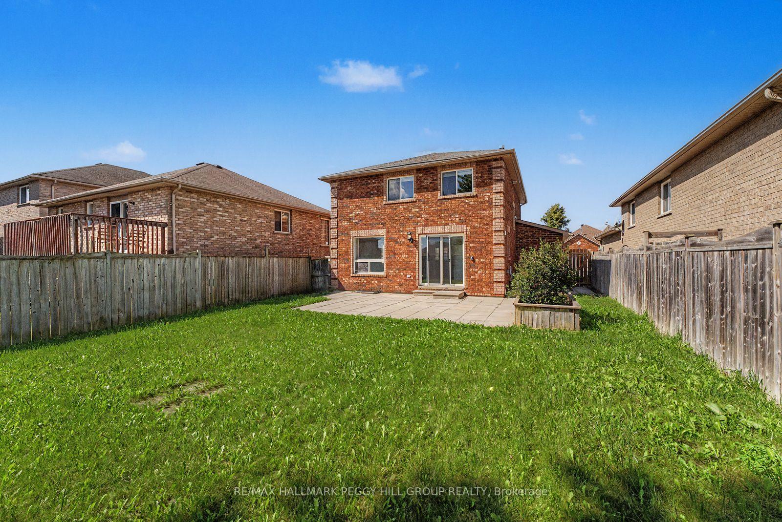 Photo 18 of 24 Dunsmore Lane, Barrie, Georgian Drive — HOMEH