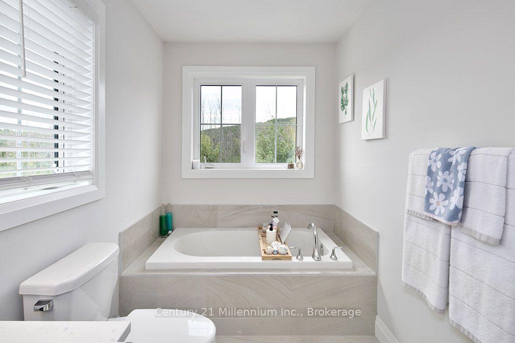 Photo 37 of 214 Yellow Birch Crescent, Blue Mountains — HOMEH