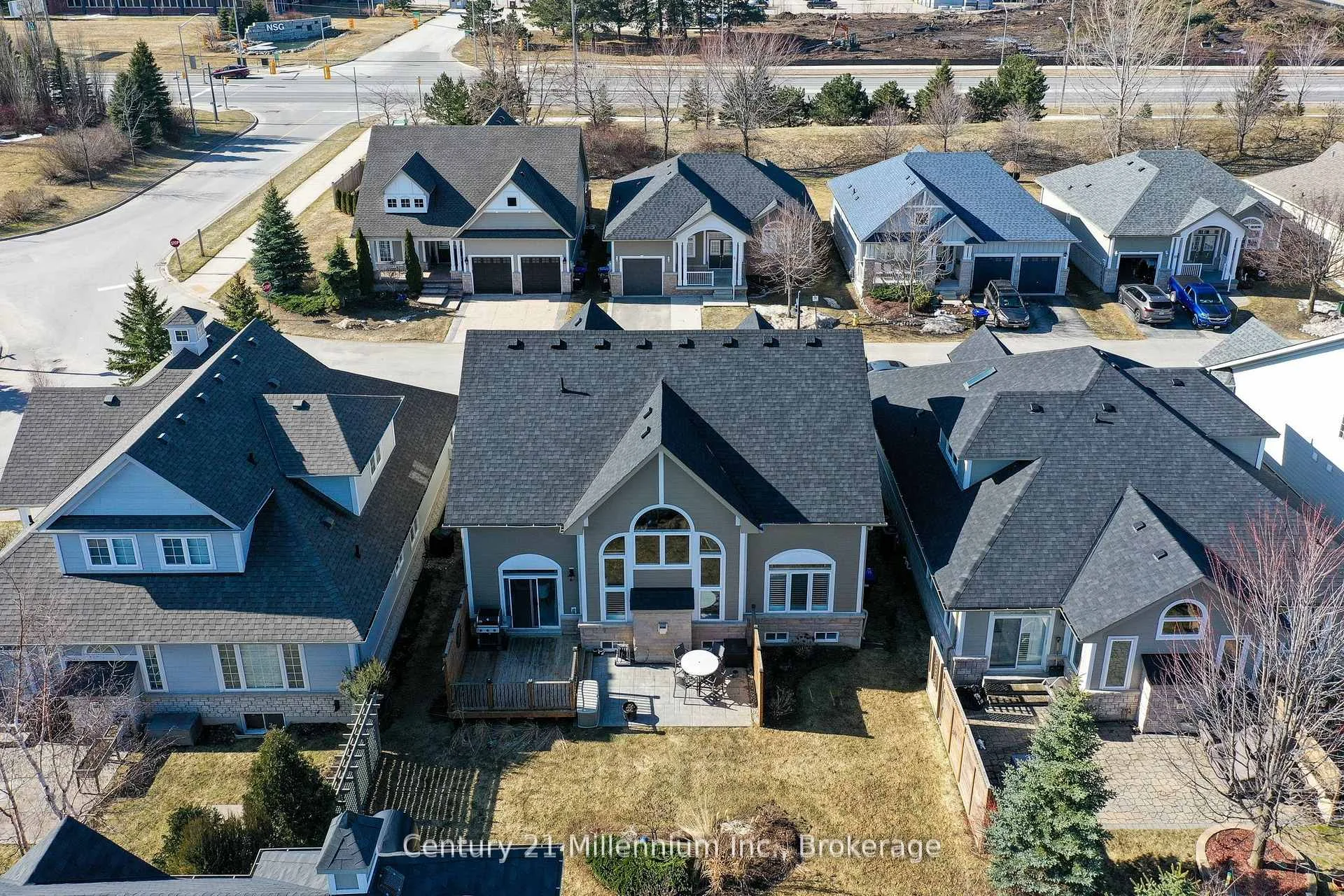 Photo 24 of 214 Yellow Birch Crescent, Blue Mountains — HOMEH