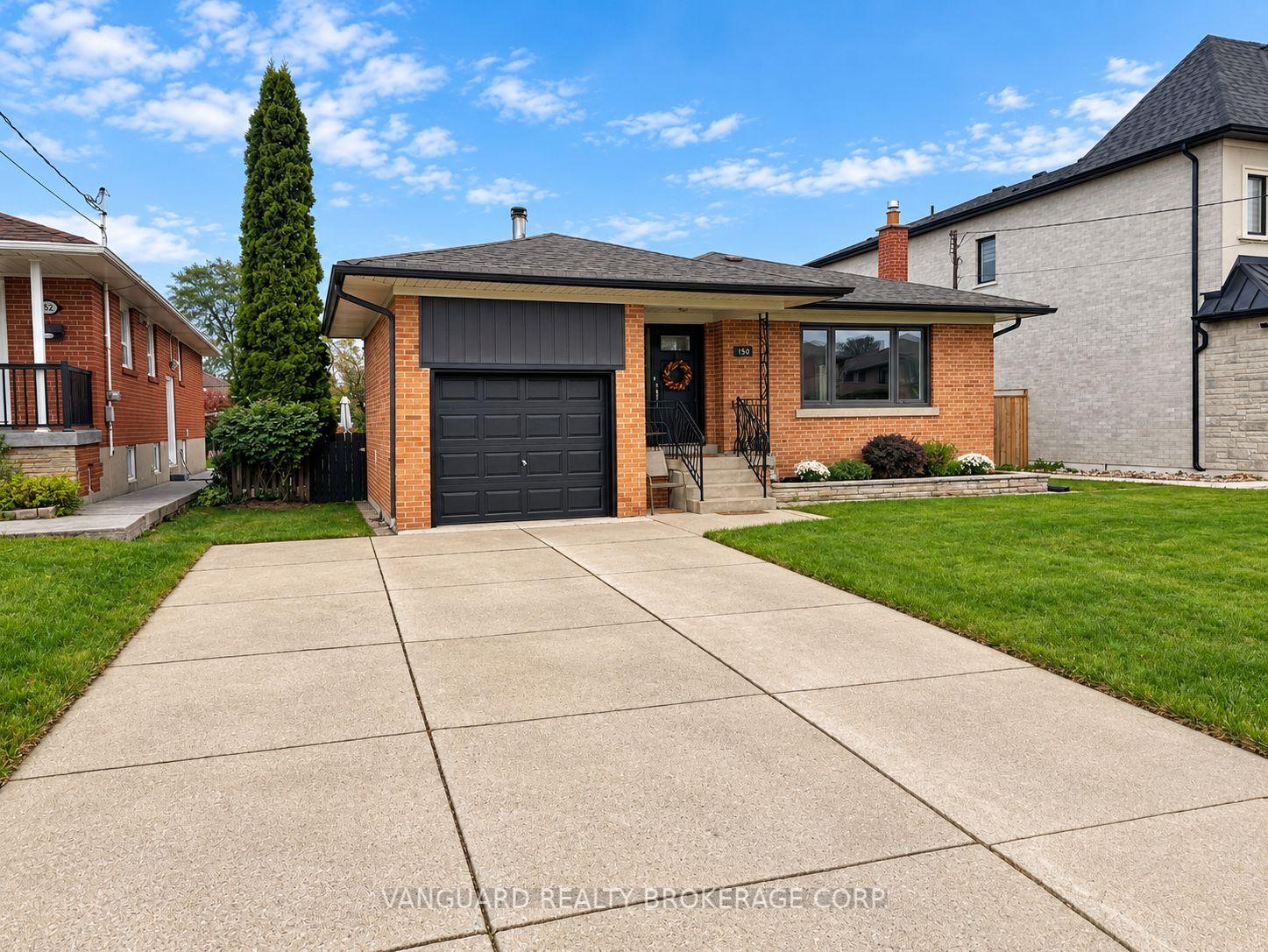 Photo 3 of 150 Spalding Road, North York, Downsview-Roding-CFB — HOMEH