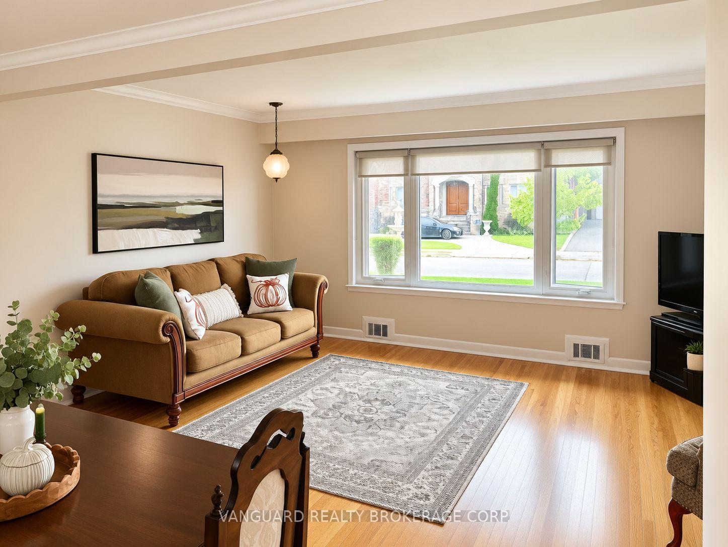 Photo 12 of 150 Spalding Road, North York, Downsview-Roding-CFB — HOMEH