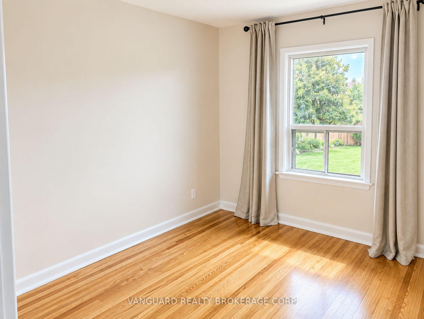 Photo 15 of 150 Spalding Road, North York, Downsview-Roding-CFB — HOMEH