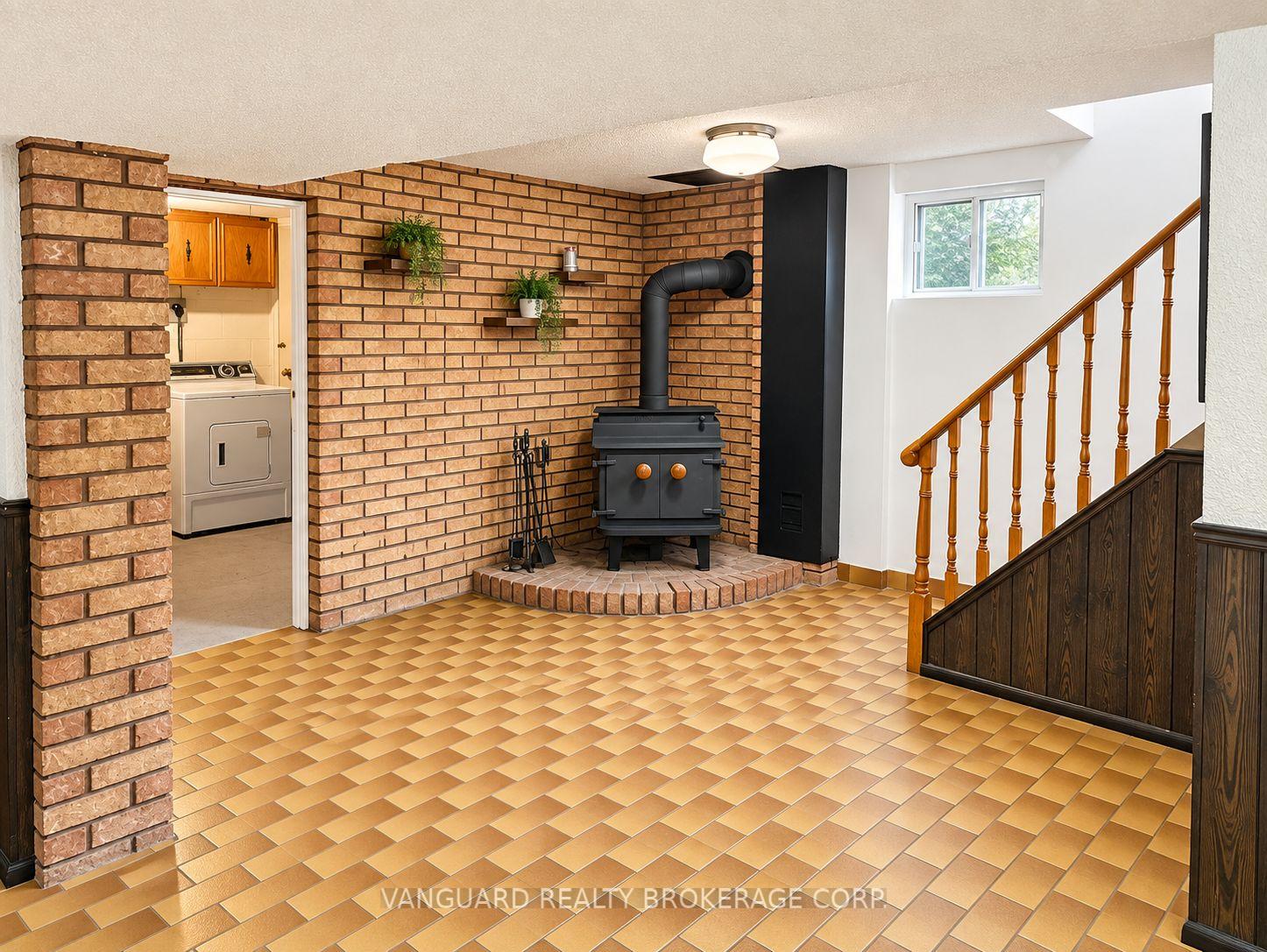 Photo 19 of 150 Spalding Road, North York, Downsview-Roding-CFB — HOMEH