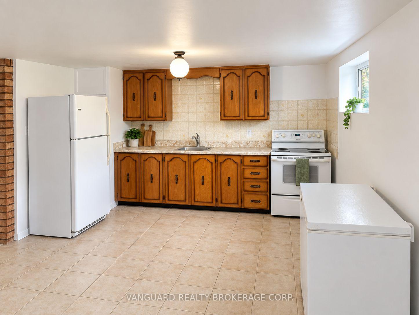 Photo 22 of 150 Spalding Road, North York, Downsview-Roding-CFB — HOMEH