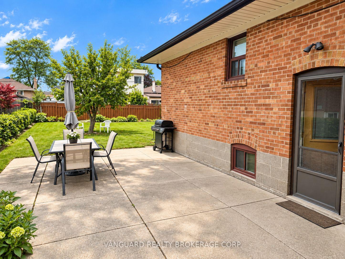 Photo 24 of 150 Spalding Road, North York, Downsview-Roding-CFB — HOMEH
