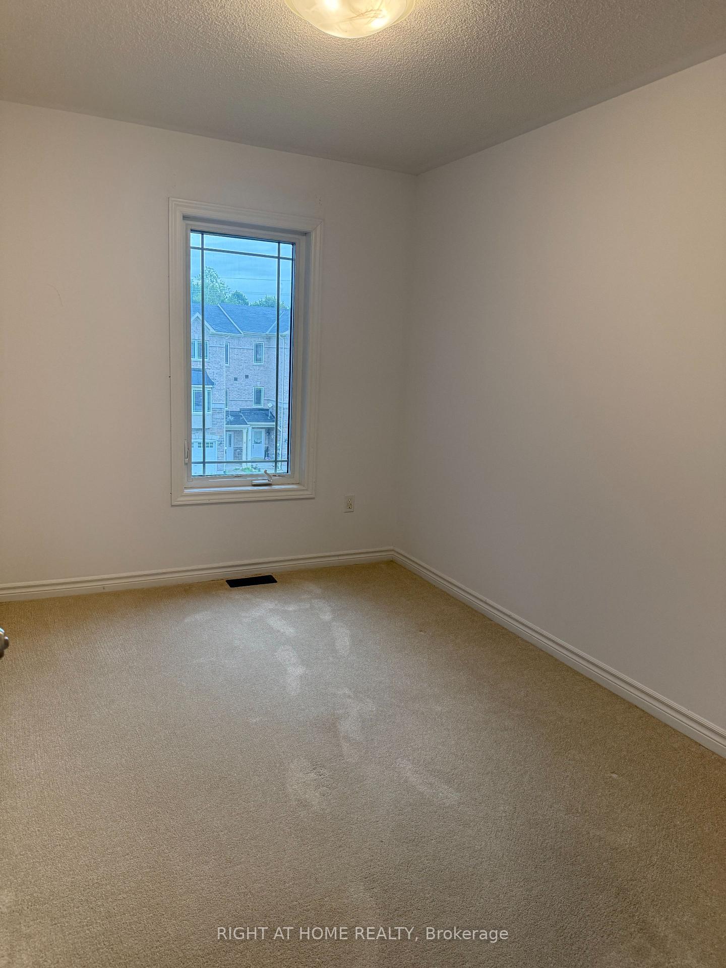 Photo 10 of 40 Milson Crescent, Essa, Angus — HOMEH
