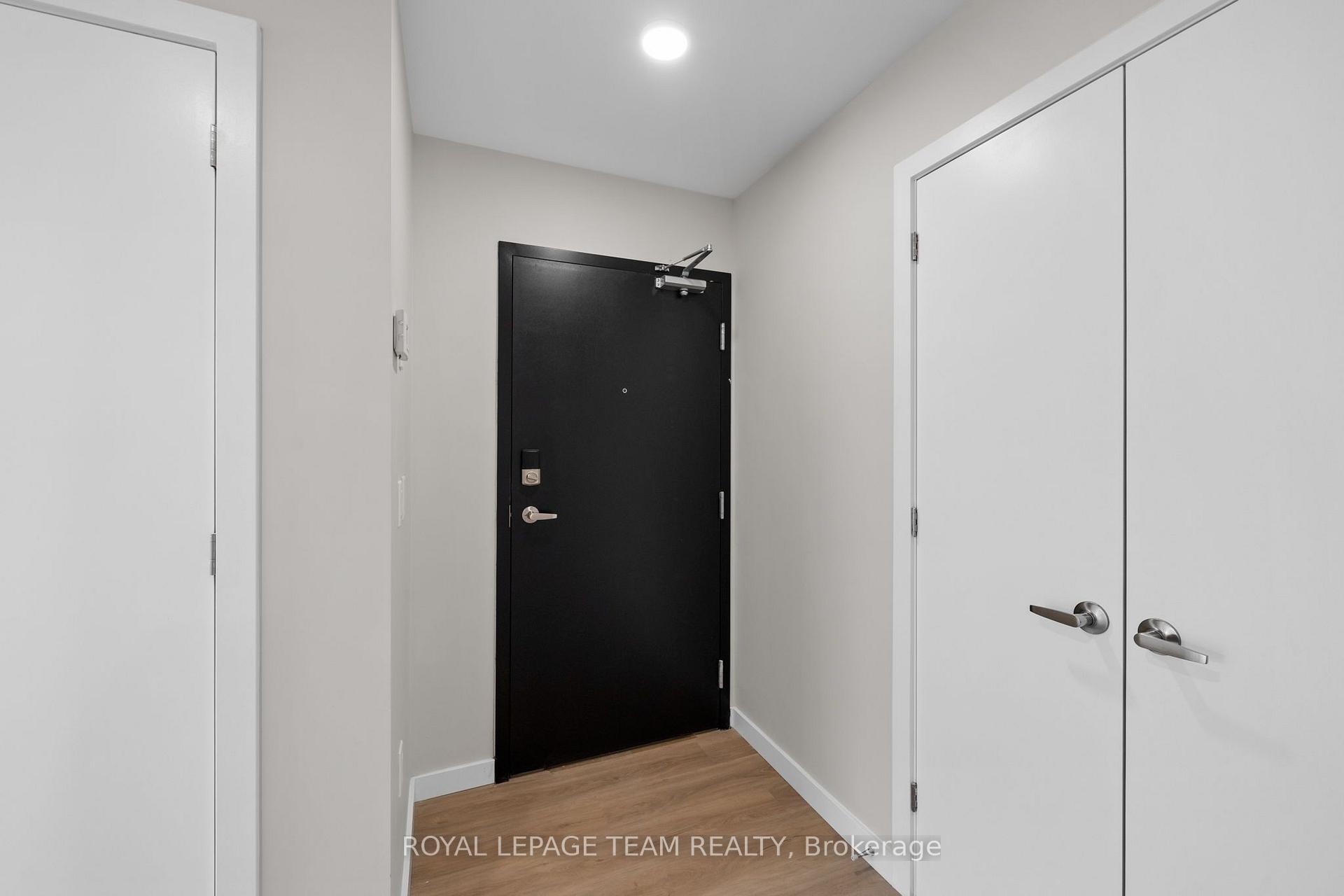 Photo 5 of Unit 301, 370 Athlone Avenue, Ottawa, Westboro South — HOMEH