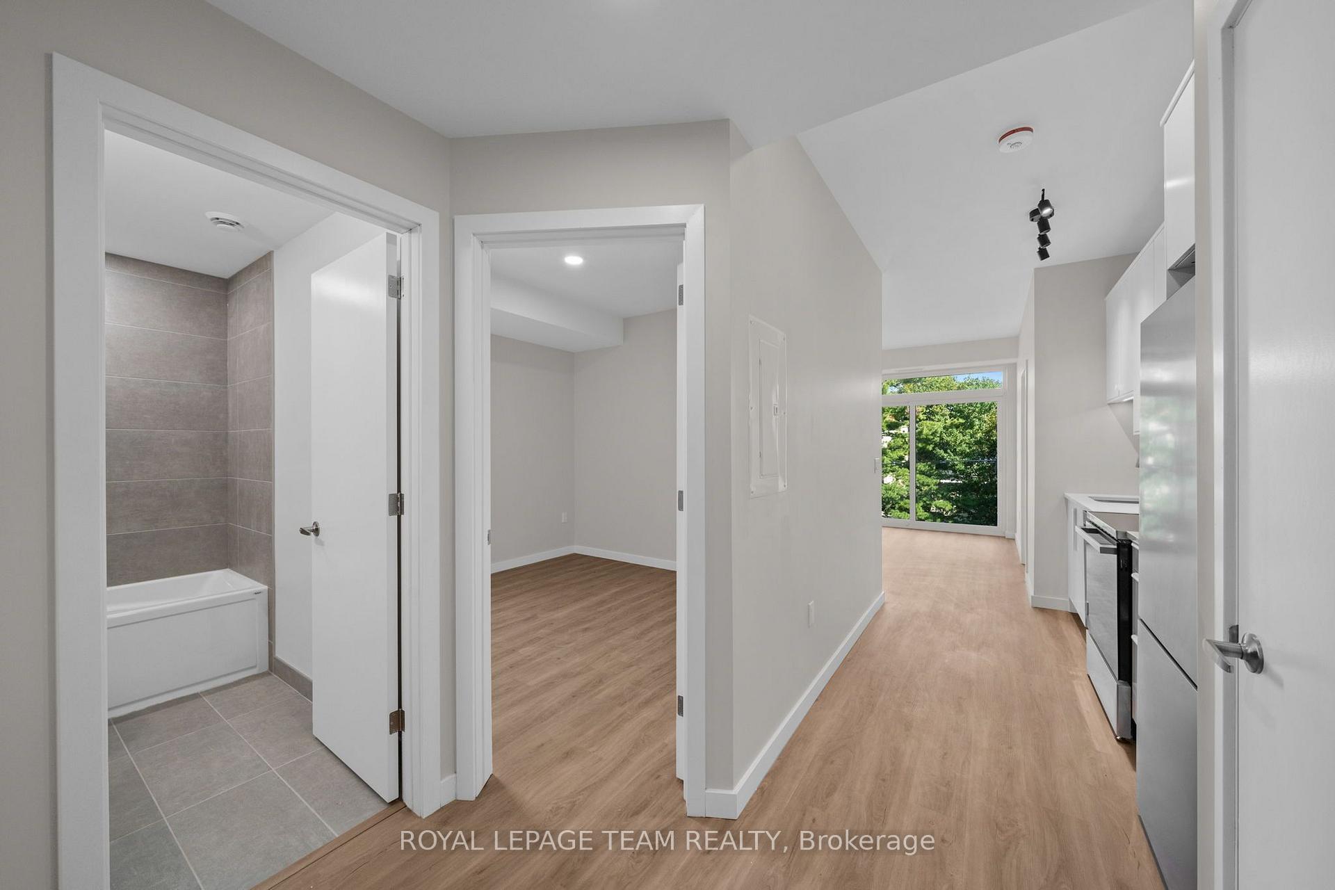 Photo 6 of Unit 301, 370 Athlone Avenue, Ottawa, Westboro South — HOMEH