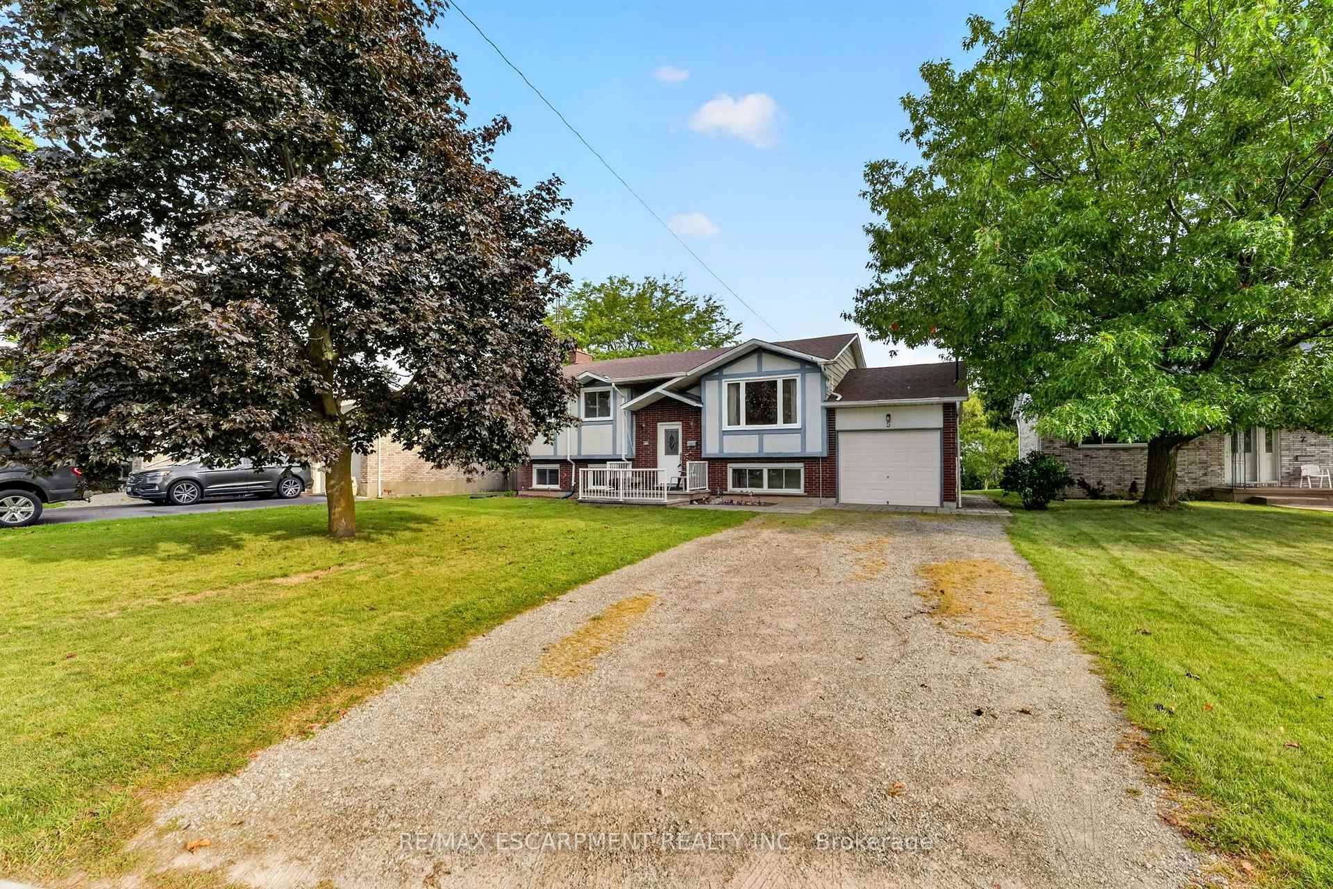 Photo 2 of 5 Brooks Circle, West Lincoln, Smithville — HOMEH