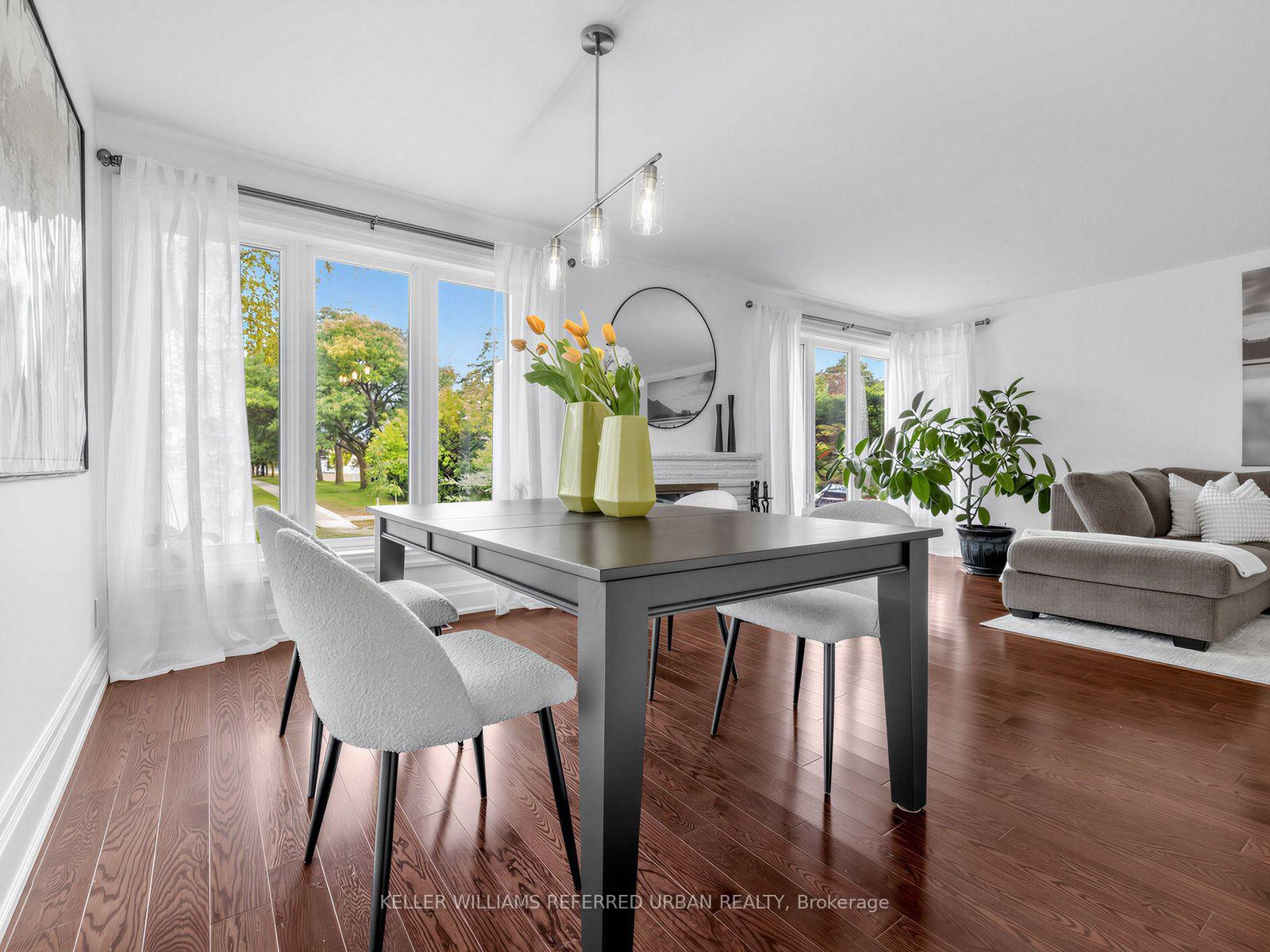 Photo 5 of 139 Holcolm Road, North York, Willowdale West — HOMEH