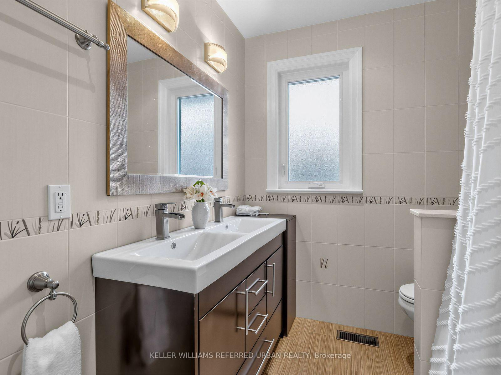 Photo 12 of 139 Holcolm Road, North York, Willowdale West — HOMEH