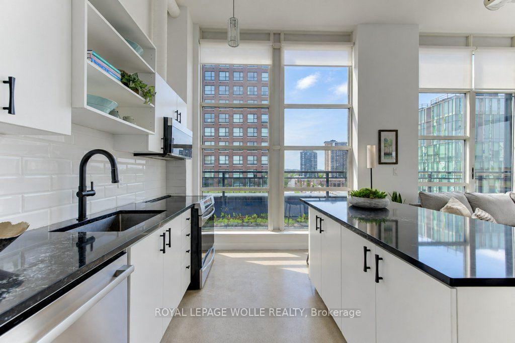 Photo 5 of Unit 614, 410 King Street W, Kitchener, City Commercial Core — HOMEH