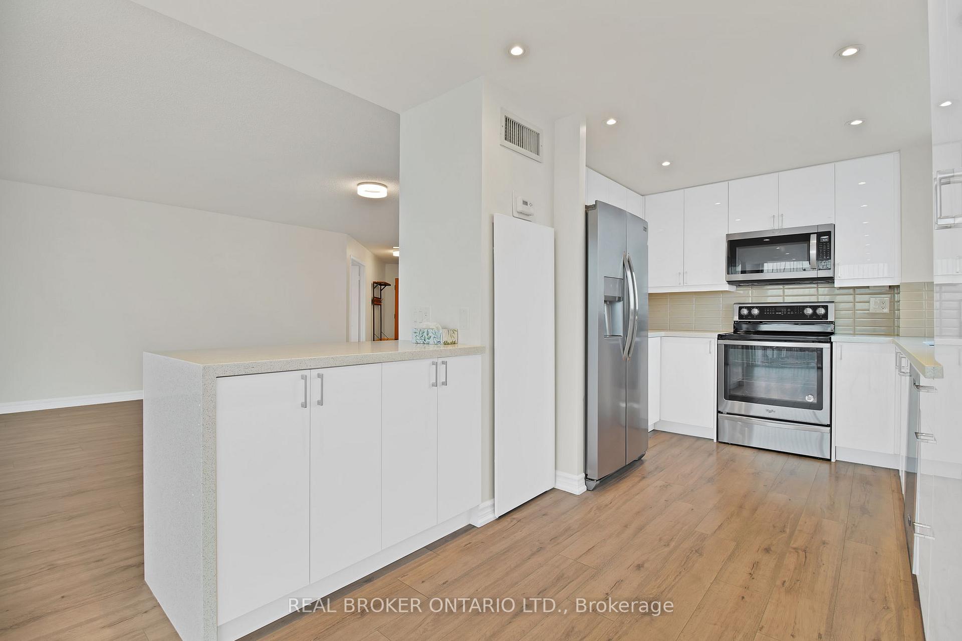 Photo 2 of Unit 3301, 5 Concorde Place, North York, Banbury-Don Mills — HOMEH