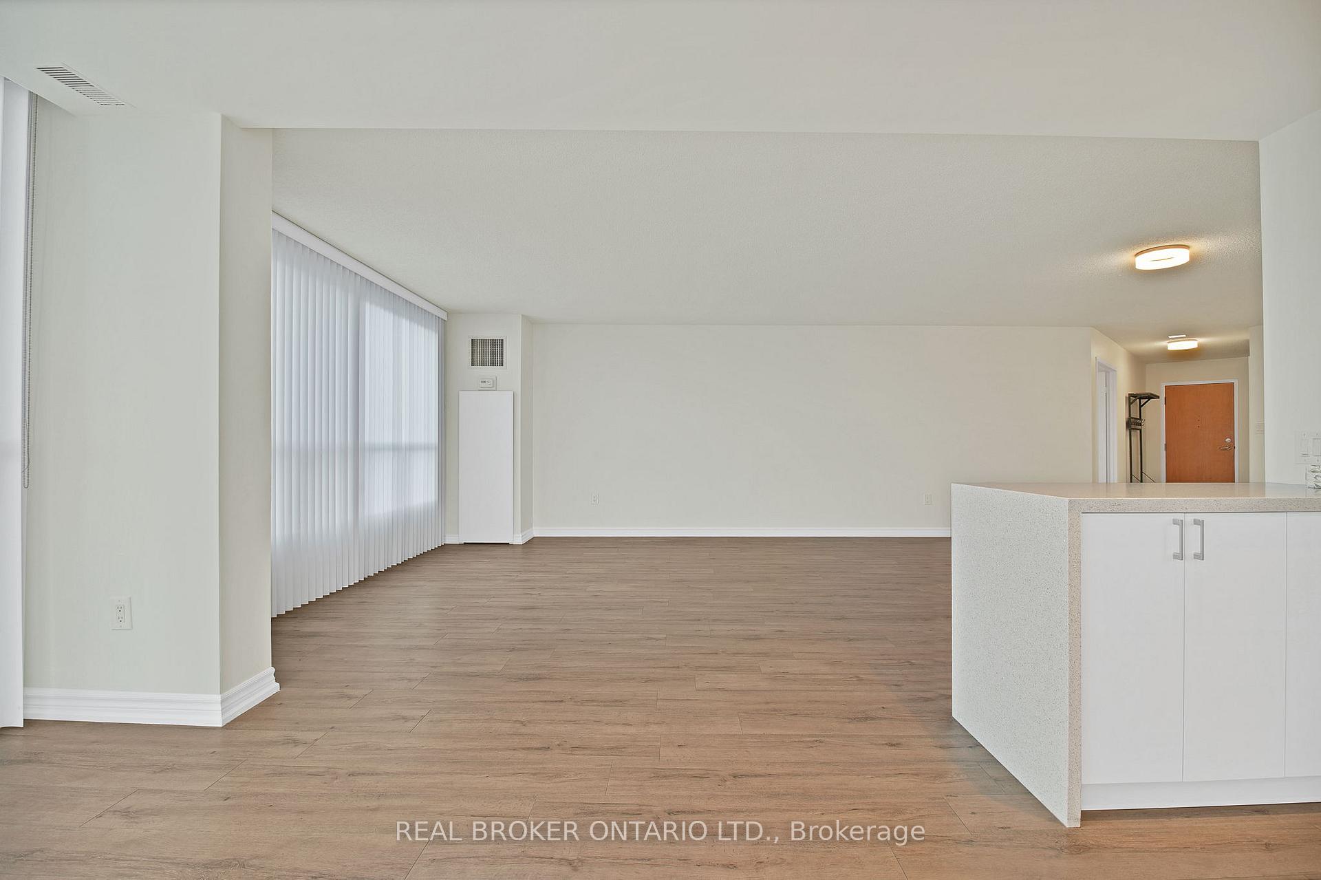 Photo 9 of Unit 3301, 5 Concorde Place, North York, Banbury-Don Mills — HOMEH