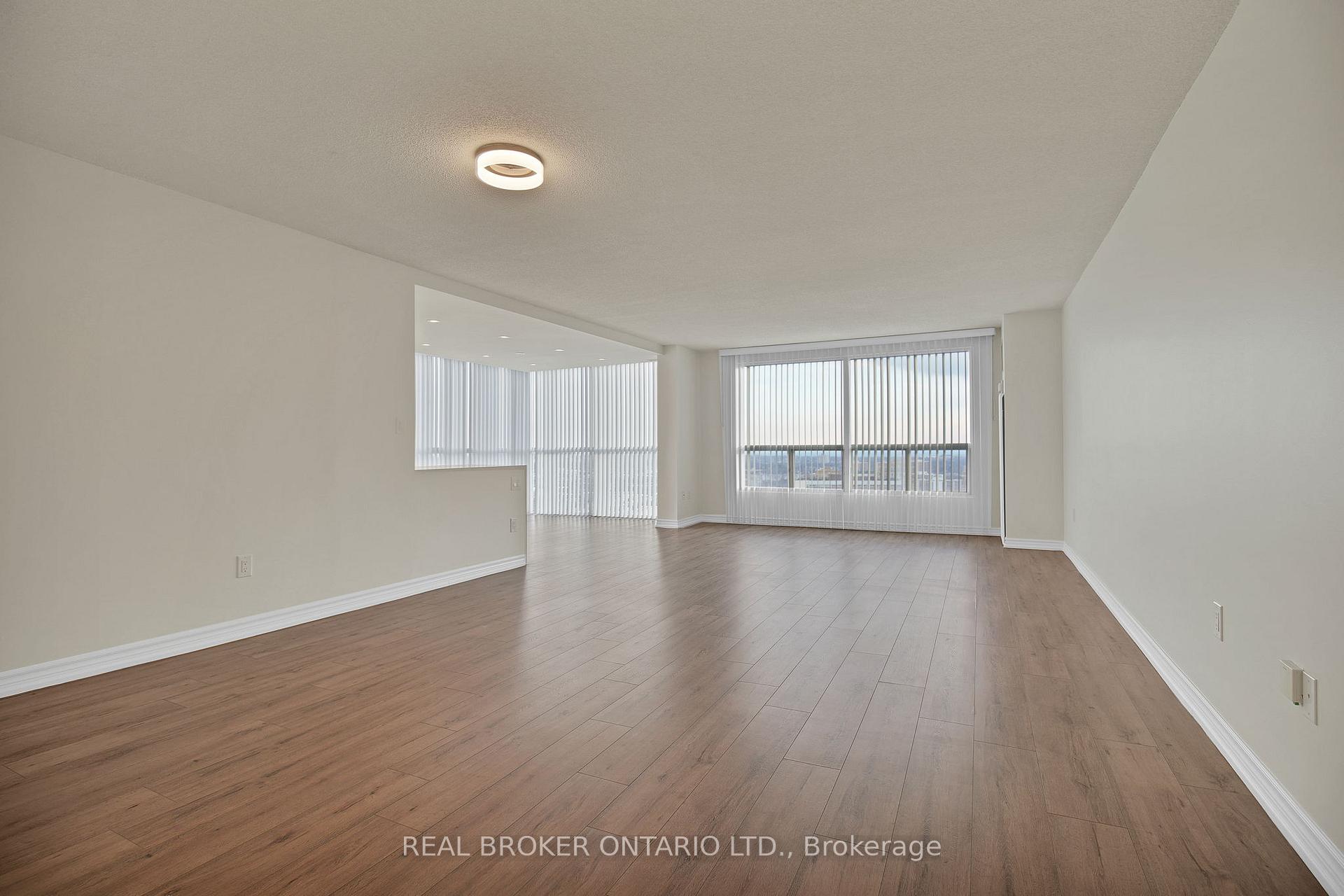 Photo 11 of Unit 3301, 5 Concorde Place, North York, Banbury-Don Mills — HOMEH