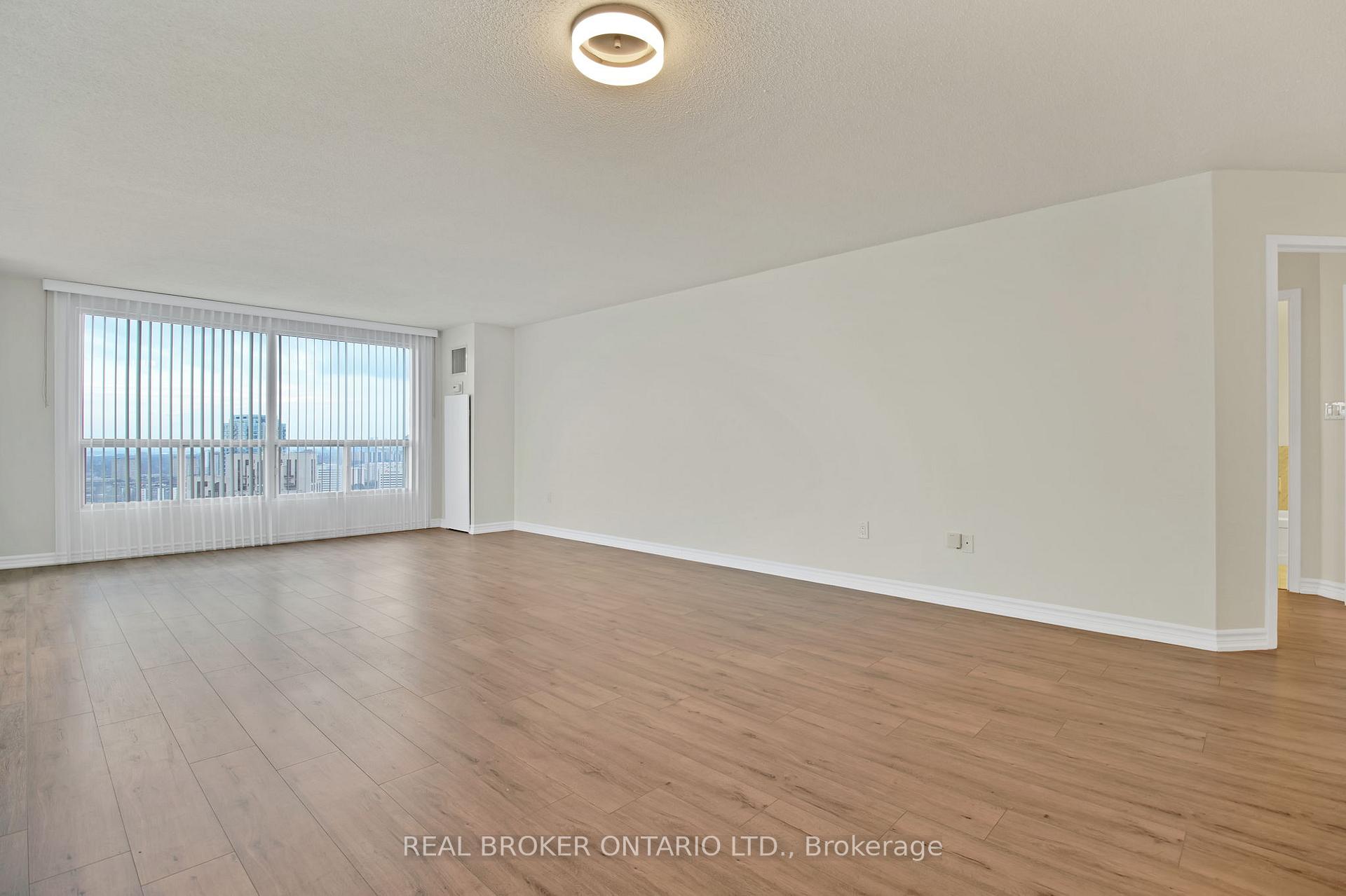 Photo 15 of Unit 3301, 5 Concorde Place, North York, Banbury-Don Mills — HOMEH