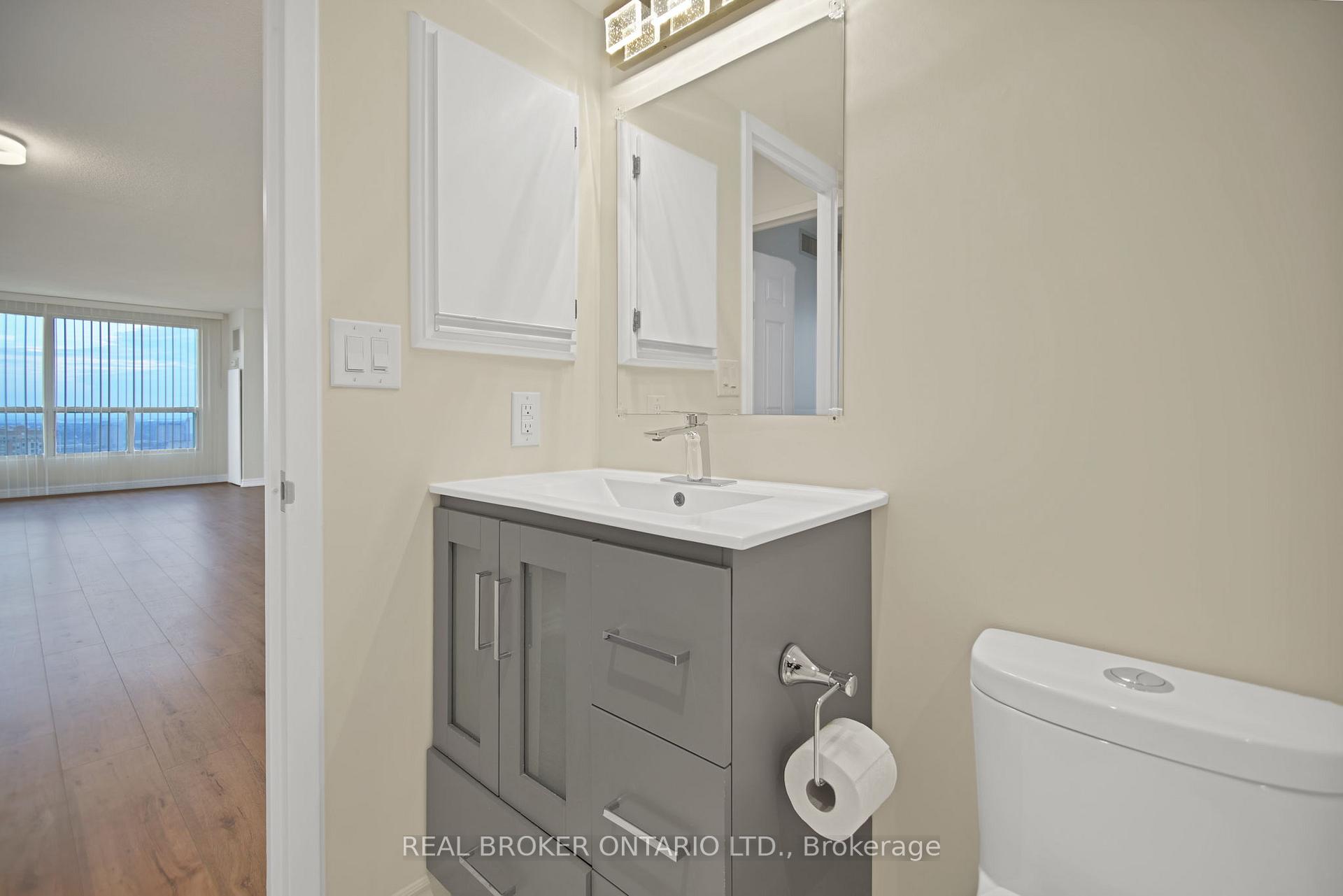 Photo 17 of Unit 3301, 5 Concorde Place, North York, Banbury-Don Mills — HOMEH