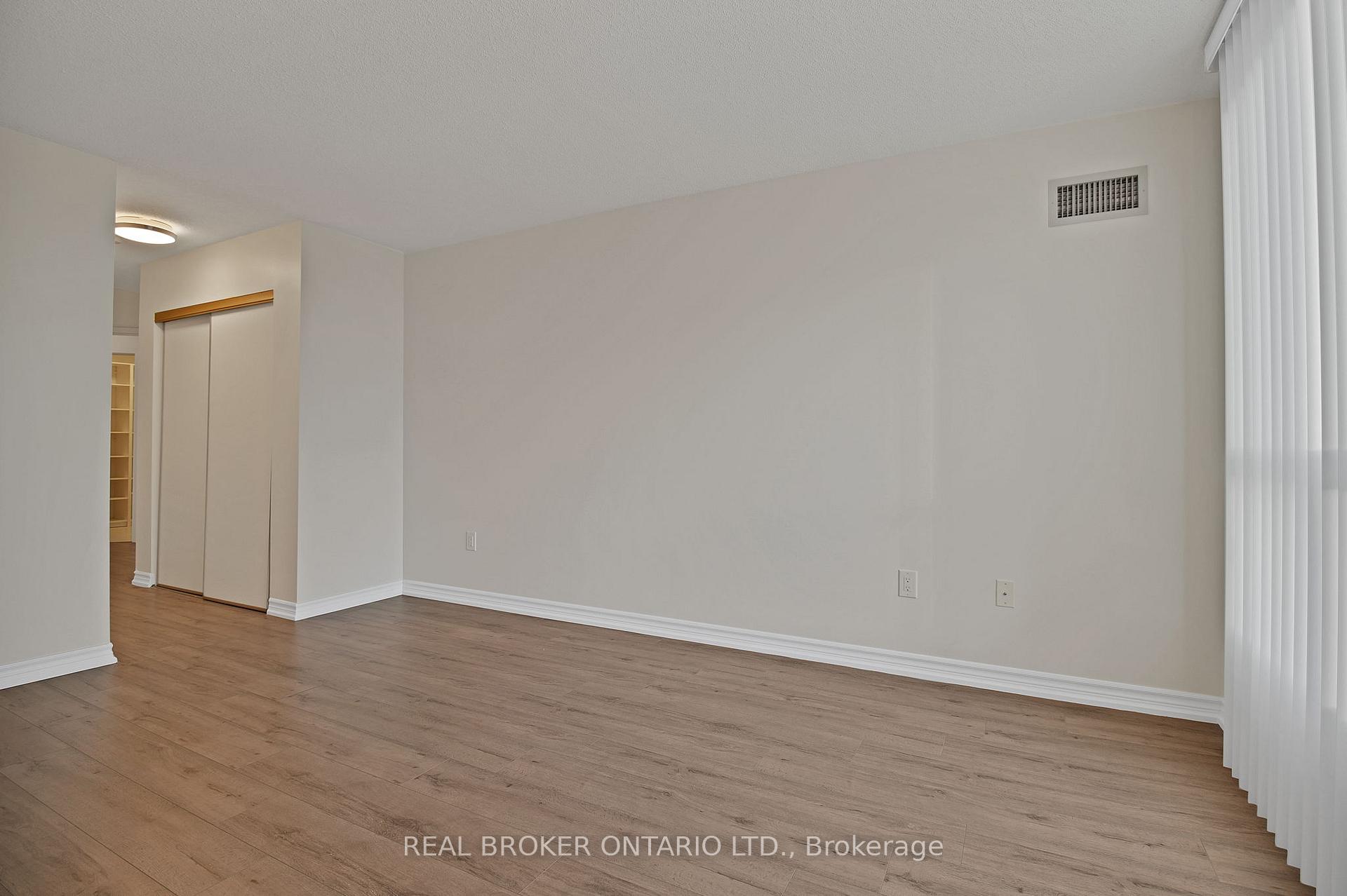 Photo 21 of Unit 3301, 5 Concorde Place, North York, Banbury-Don Mills — HOMEH