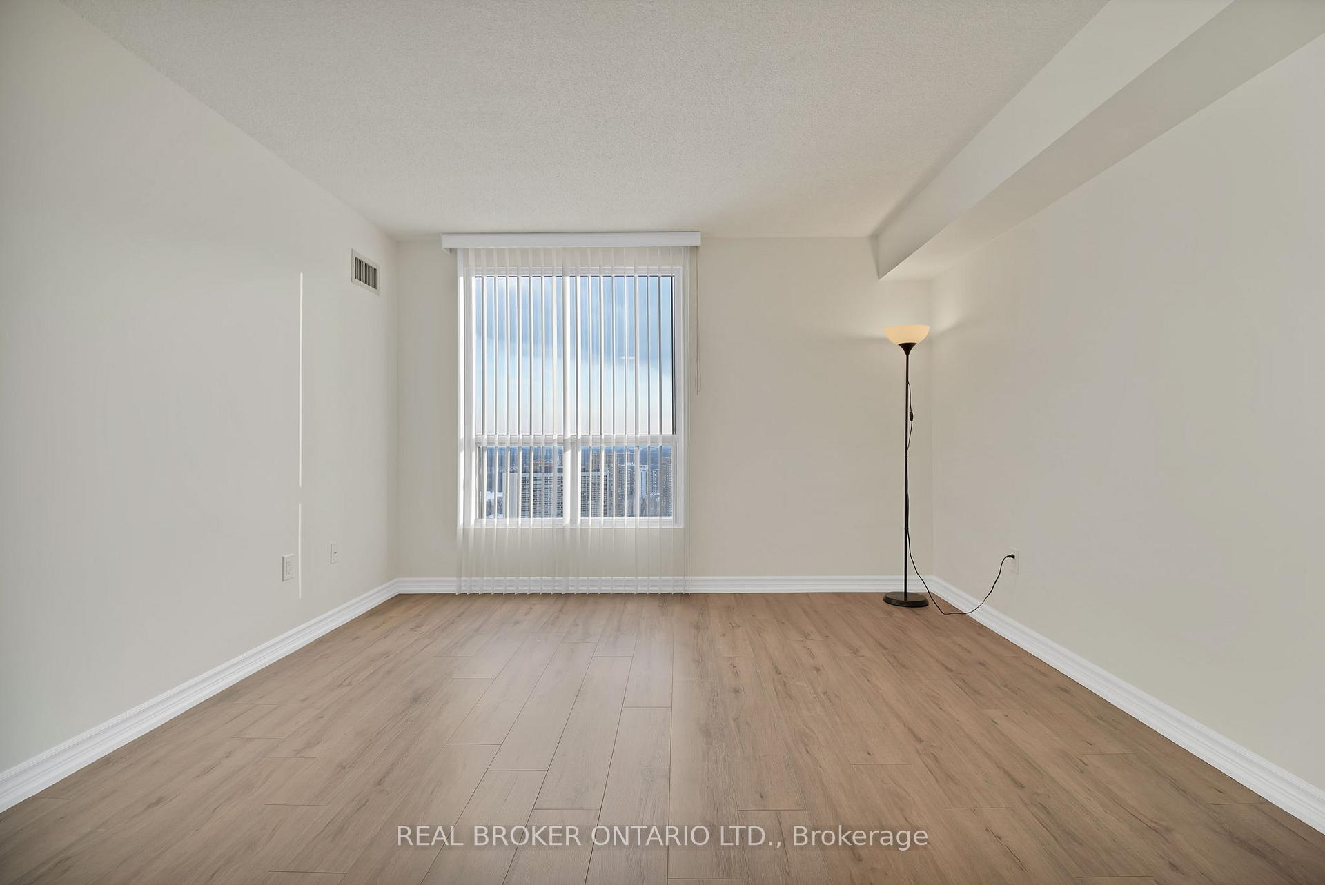 Photo 25 of Unit 3301, 5 Concorde Place, North York, Banbury-Don Mills — HOMEH