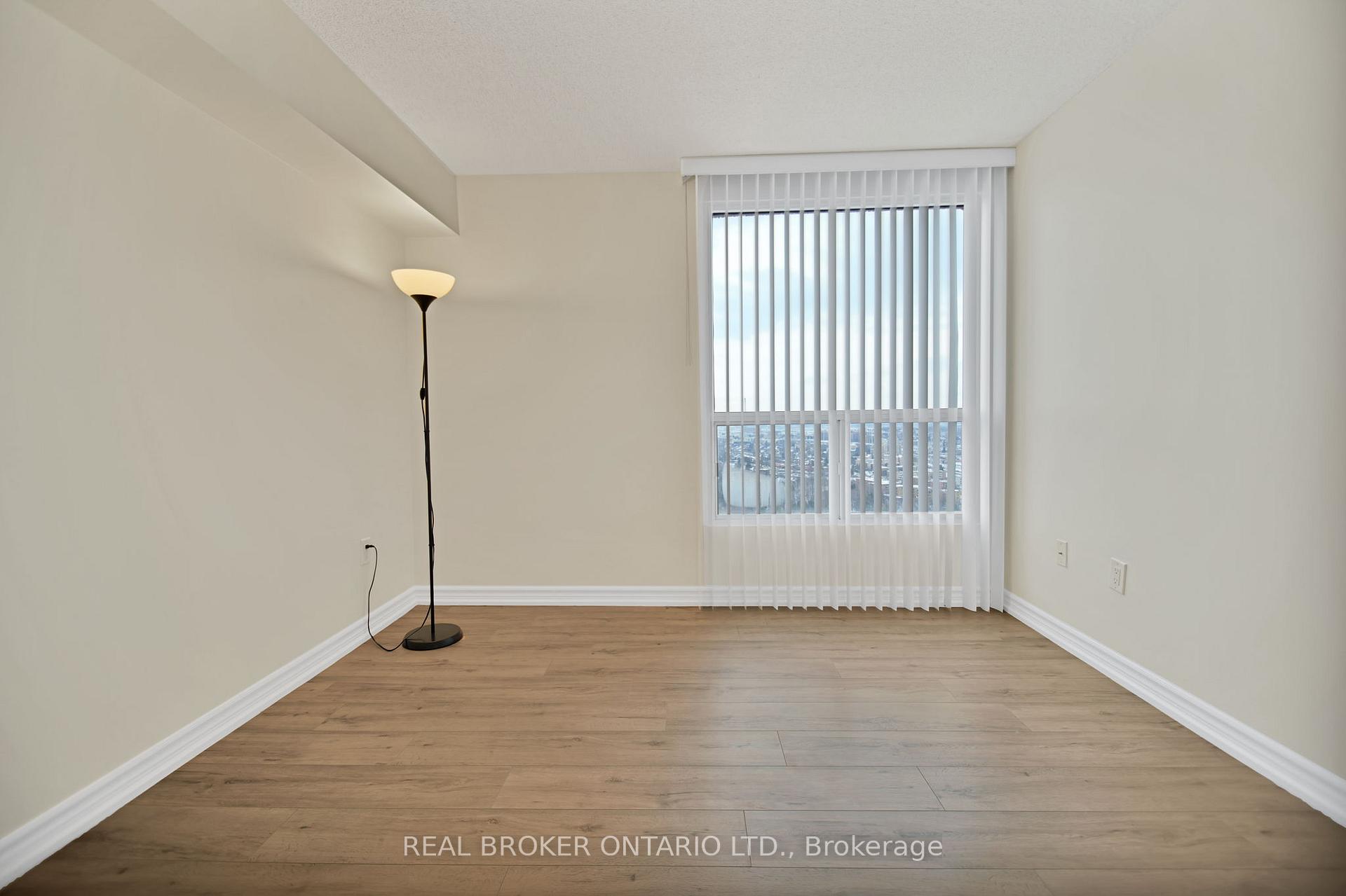 Photo 31 of Unit 3301, 5 Concorde Place, North York, Banbury-Don Mills — HOMEH