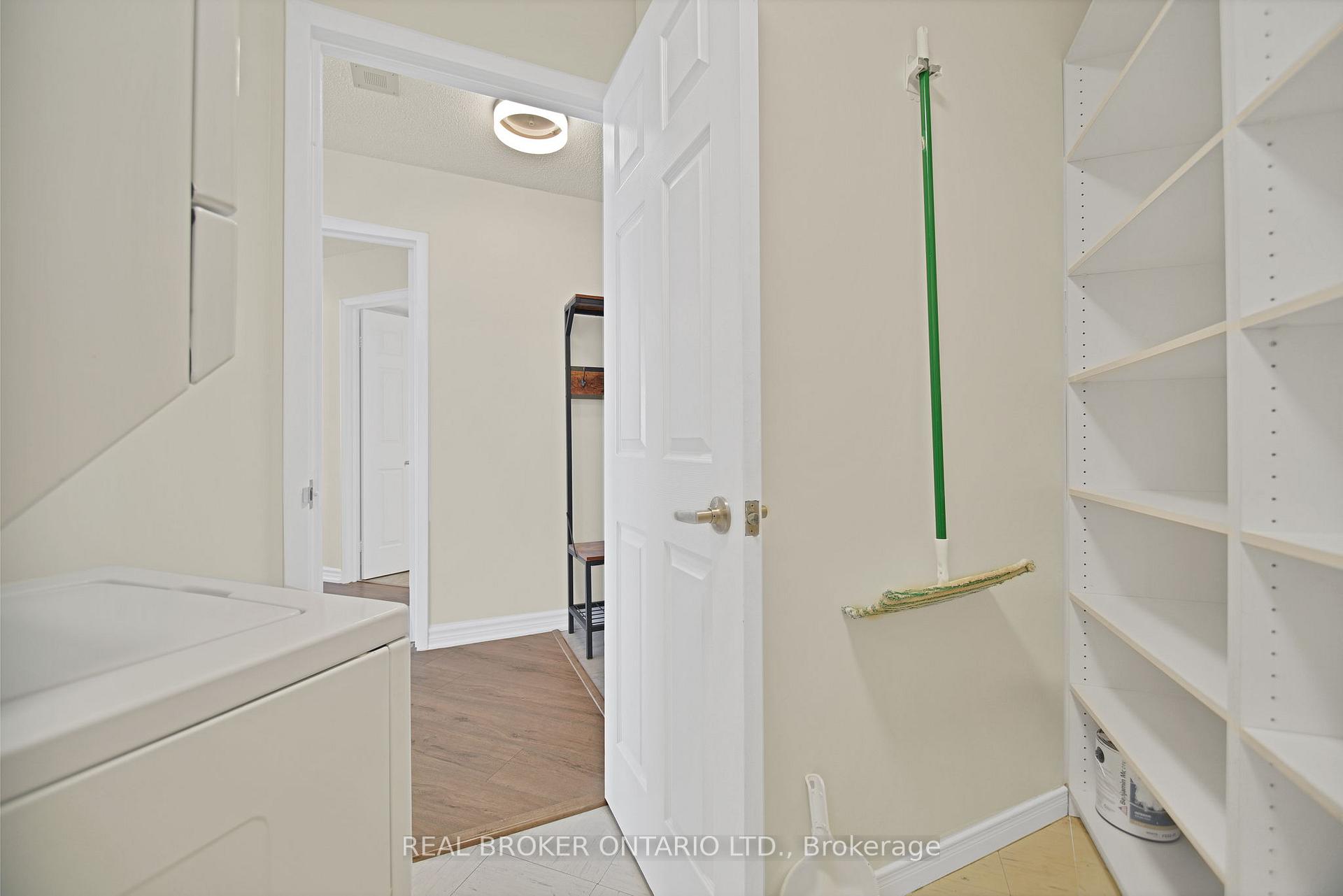 Photo 33 of Unit 3301, 5 Concorde Place, North York, Banbury-Don Mills — HOMEH