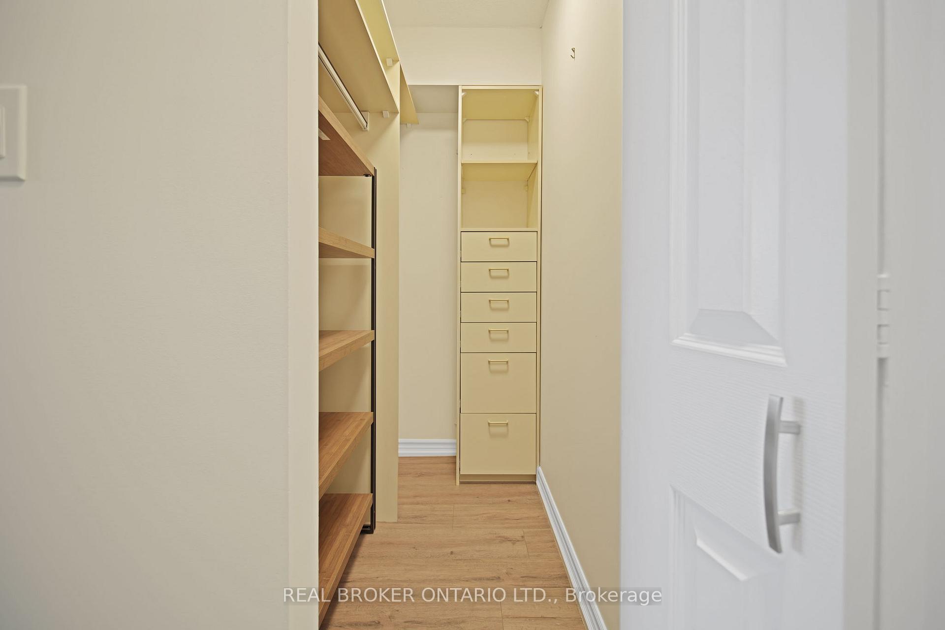 Photo 37 of Unit 3301, 5 Concorde Place, North York, Banbury-Don Mills — HOMEH
