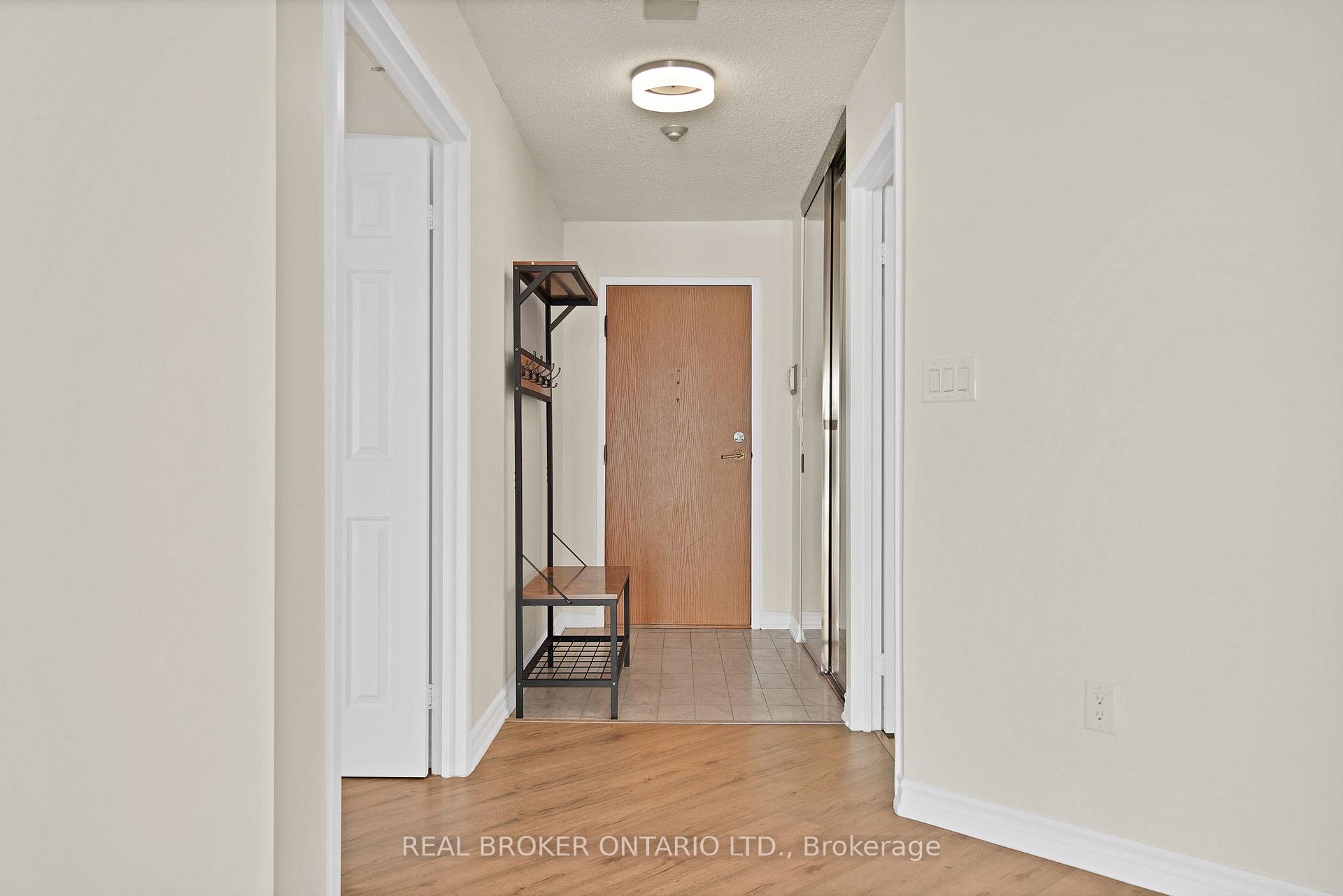 Photo 38 of Unit 3301, 5 Concorde Place, North York, Banbury-Don Mills — HOMEH