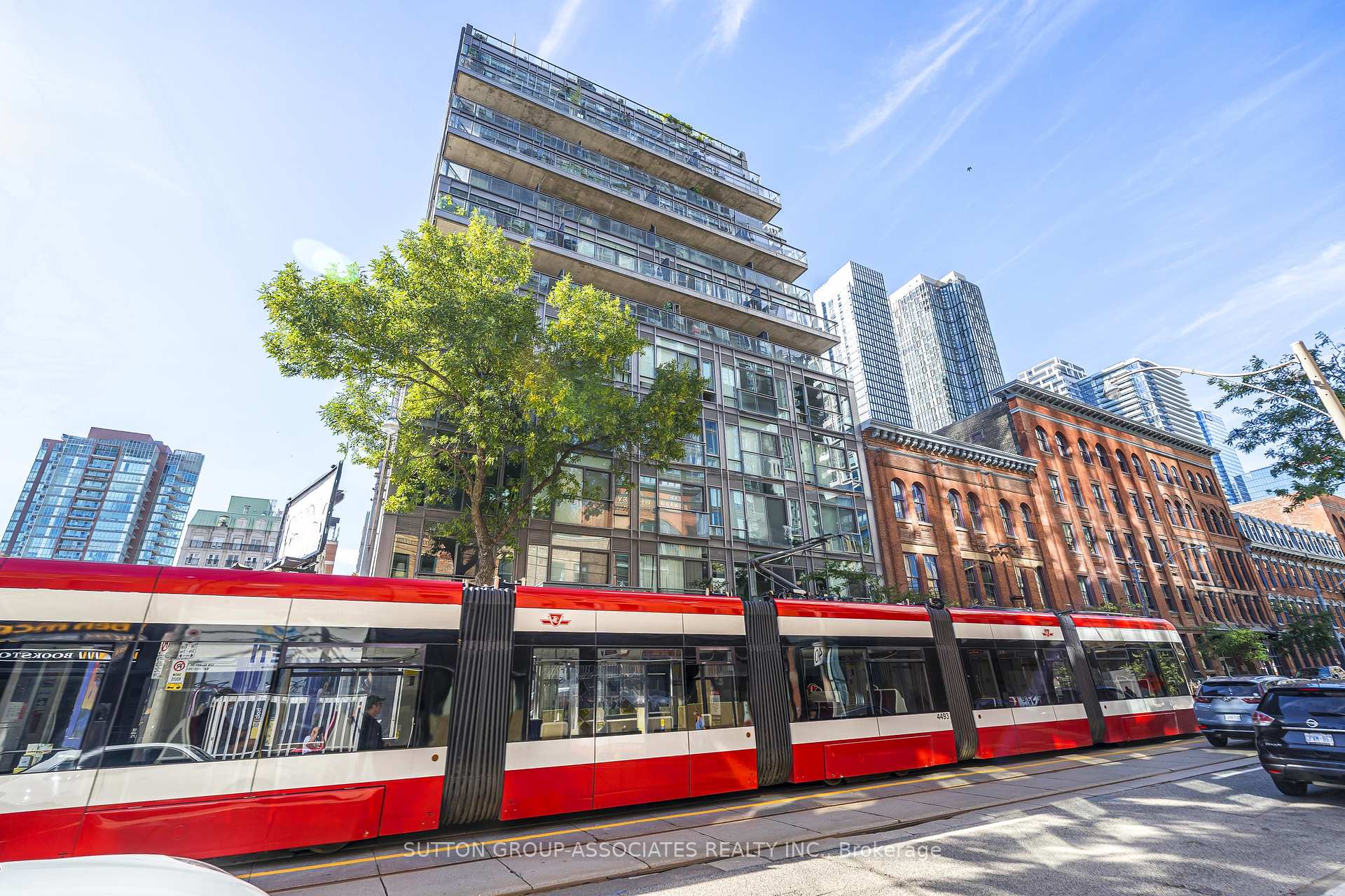 Photo 4 of Unit 405, 127 Queen Street E, Toronto, Church-Yonge Corridor — HOMEH