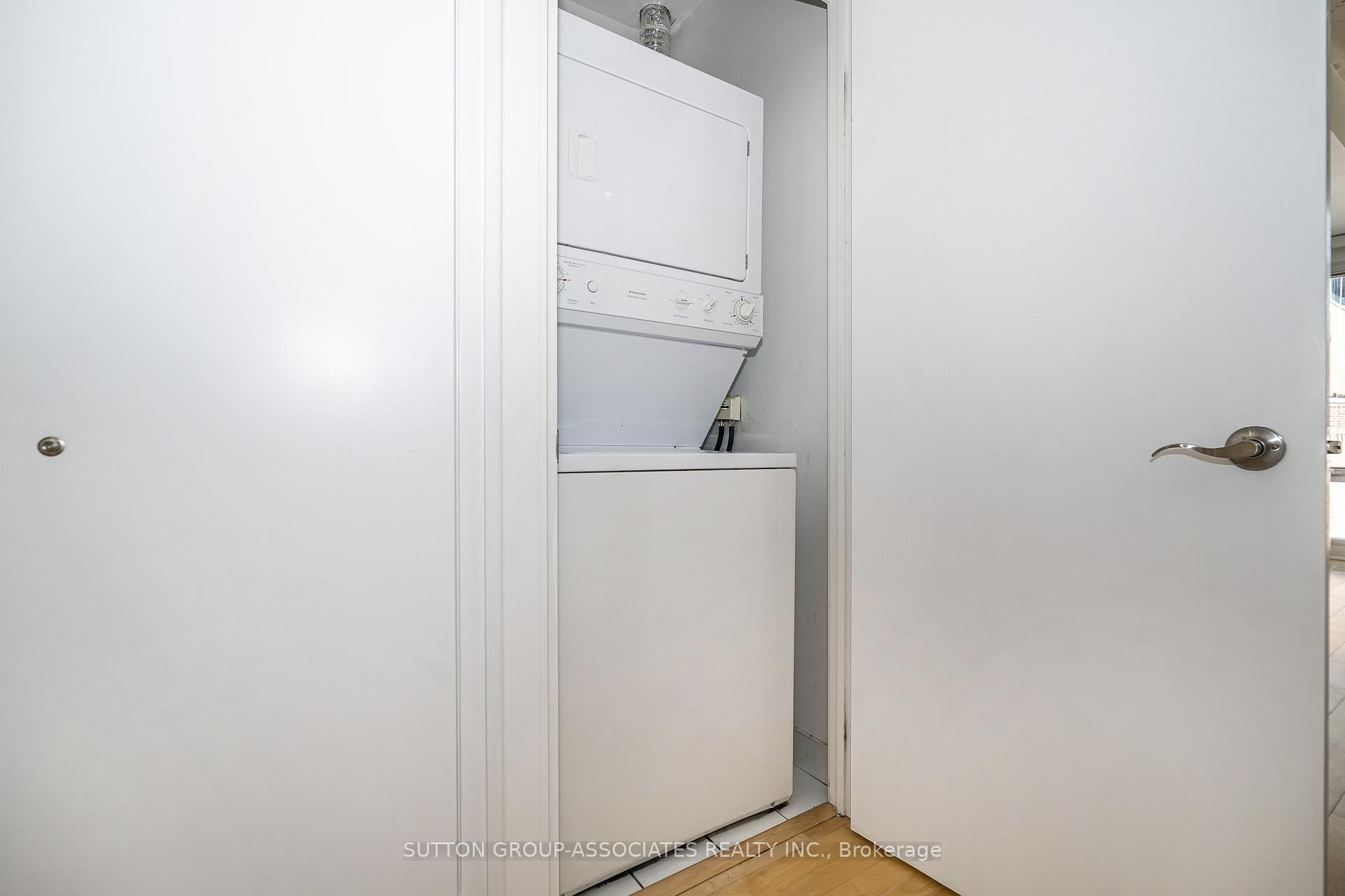 Photo 31 of Unit 405, 127 Queen Street E, Toronto, Church-Yonge Corridor — HOMEH