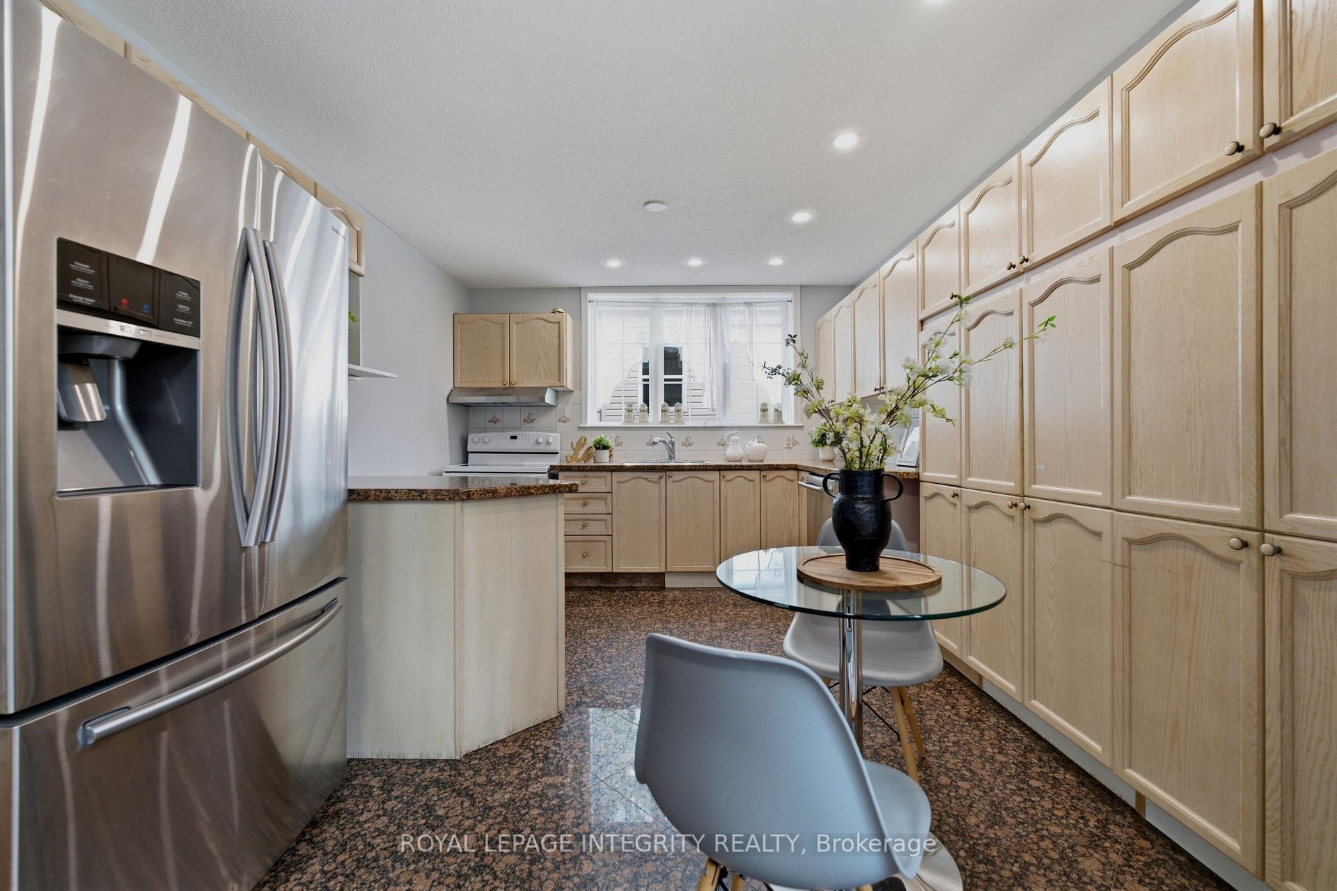 Photo 27 of 1625 Baseline Road, Ottawa, Copeland Park — HOMEH