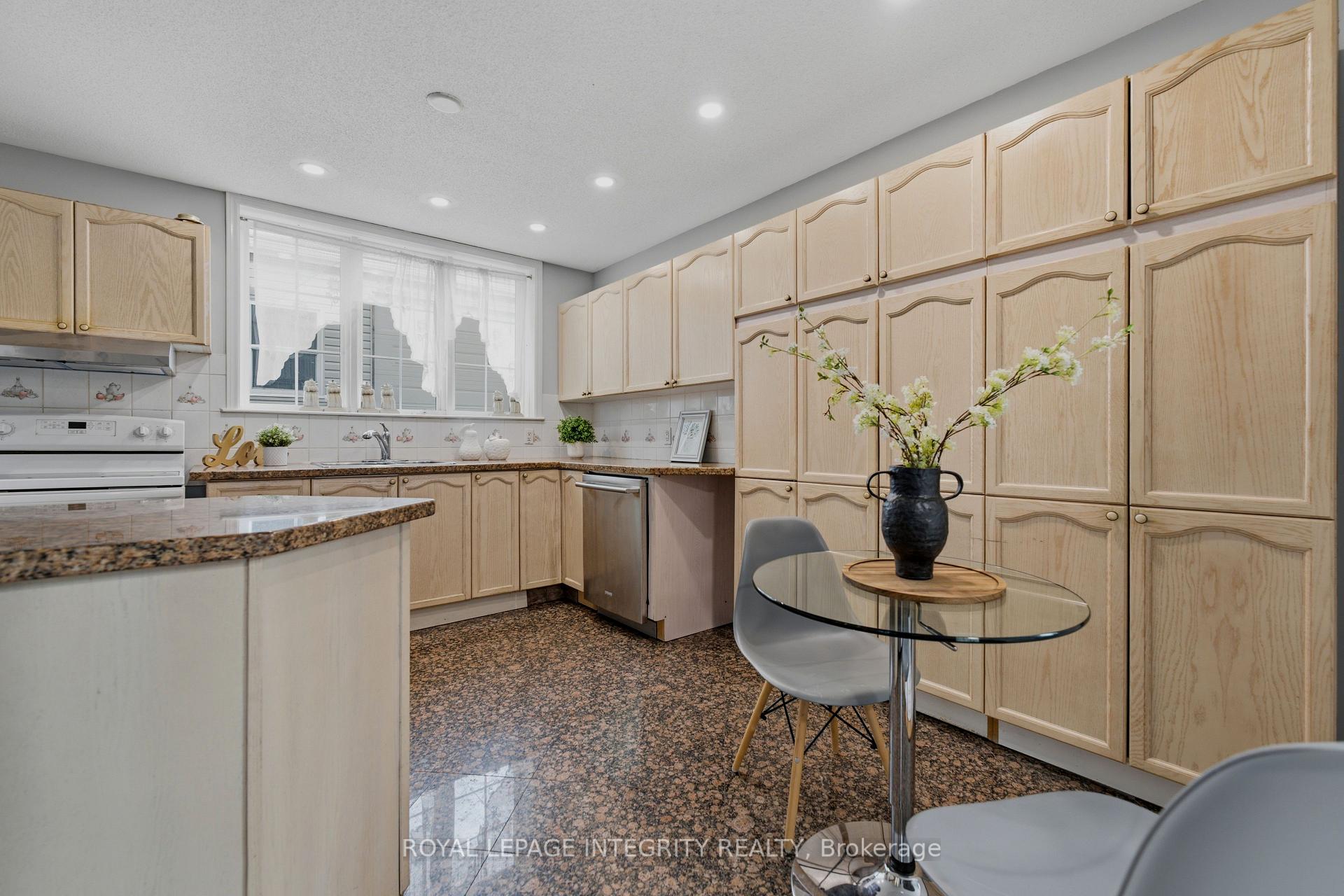 Photo 28 of 1625 Baseline Road, Ottawa, Copeland Park — HOMEH