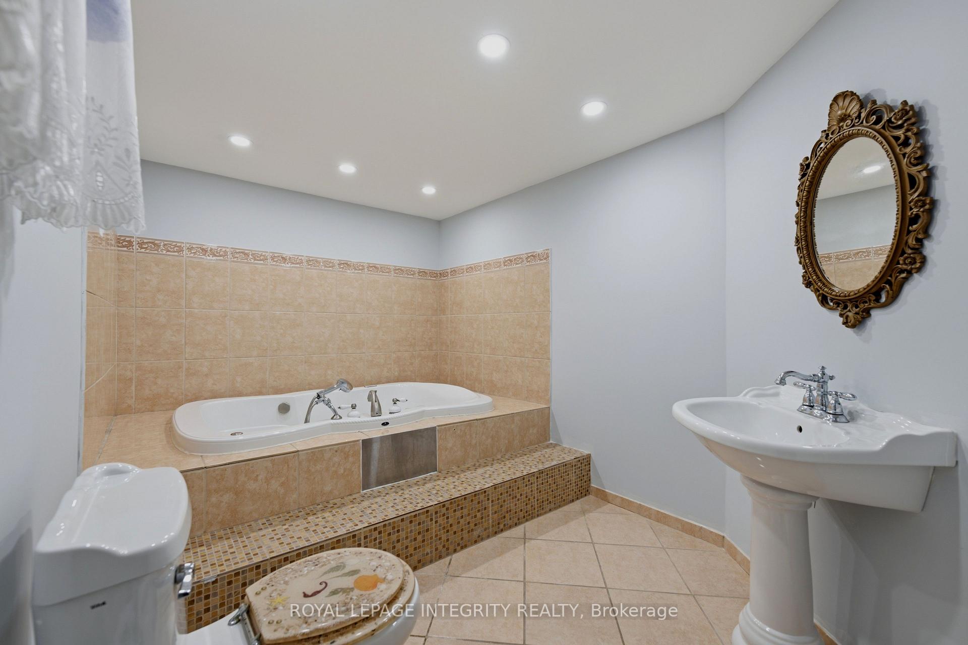 Photo 37 of 1625 Baseline Road, Ottawa, Copeland Park — HOMEH