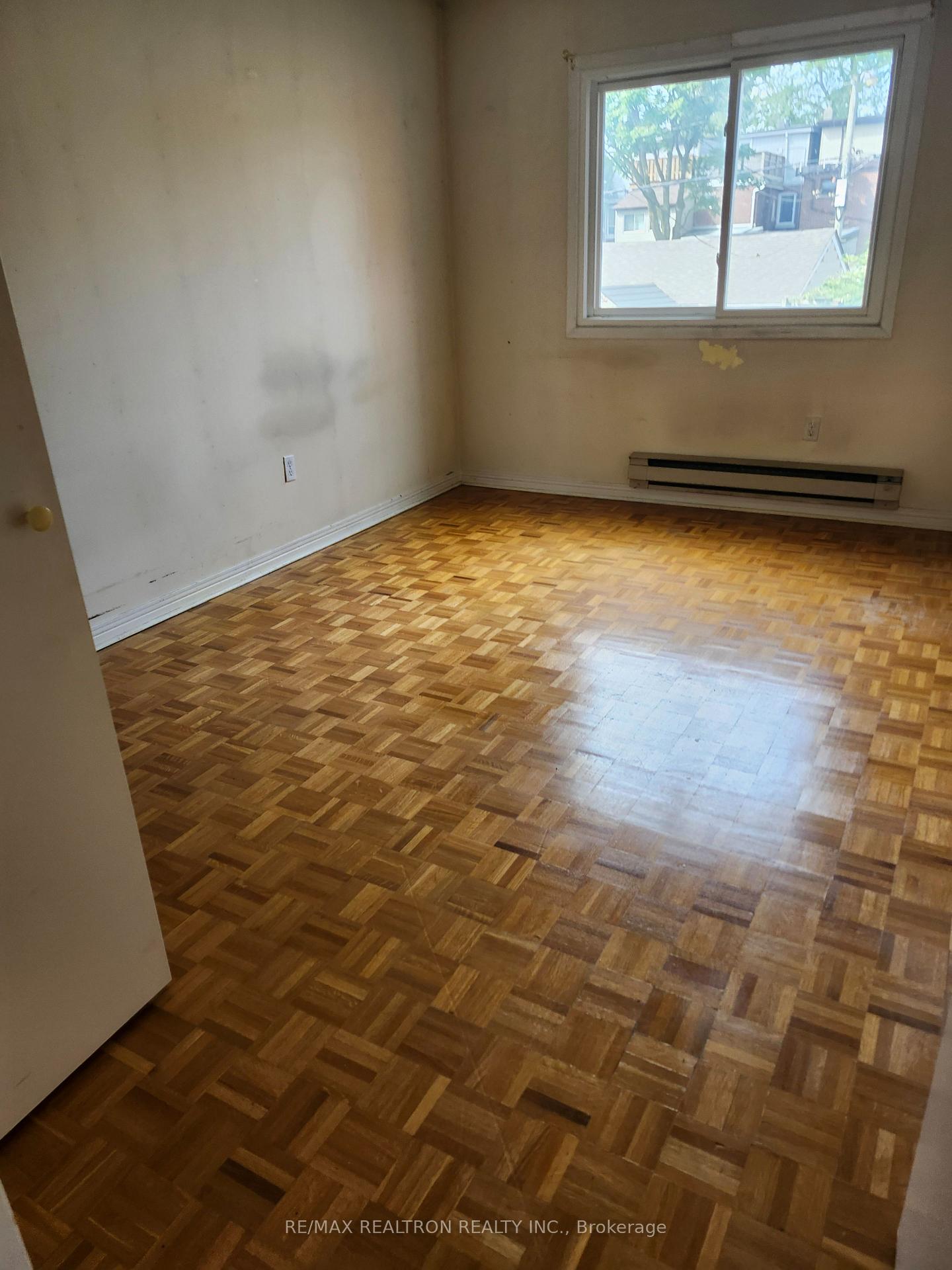 Photo 5 of 850 Ossington Avenue, Toronto, Dovercourt-Wallace Emerson-Junction — HOMEH