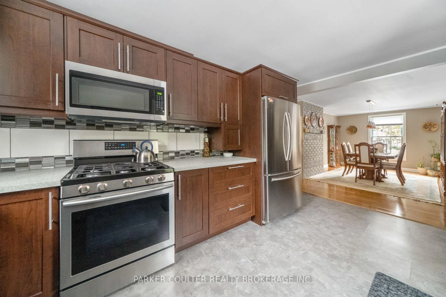 Photo 23 of 11 Duquette Court, Tiny, Rural Tiny — HOMEH