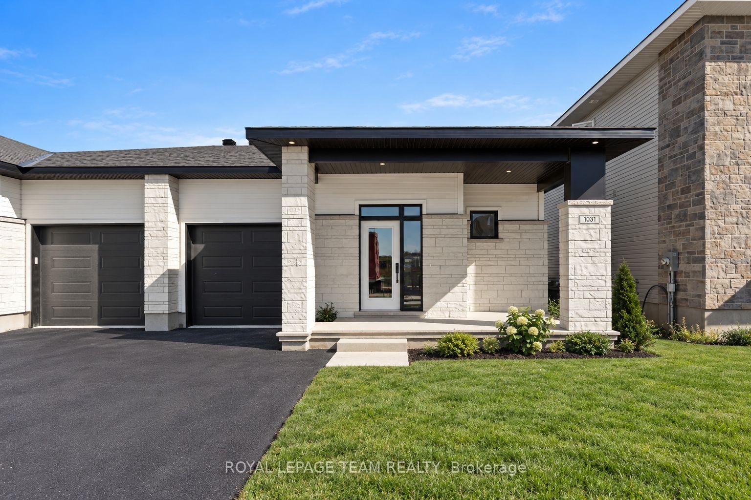 Photo 1 of 1031 Moore Street, Brockville, Brockville — HOMEH