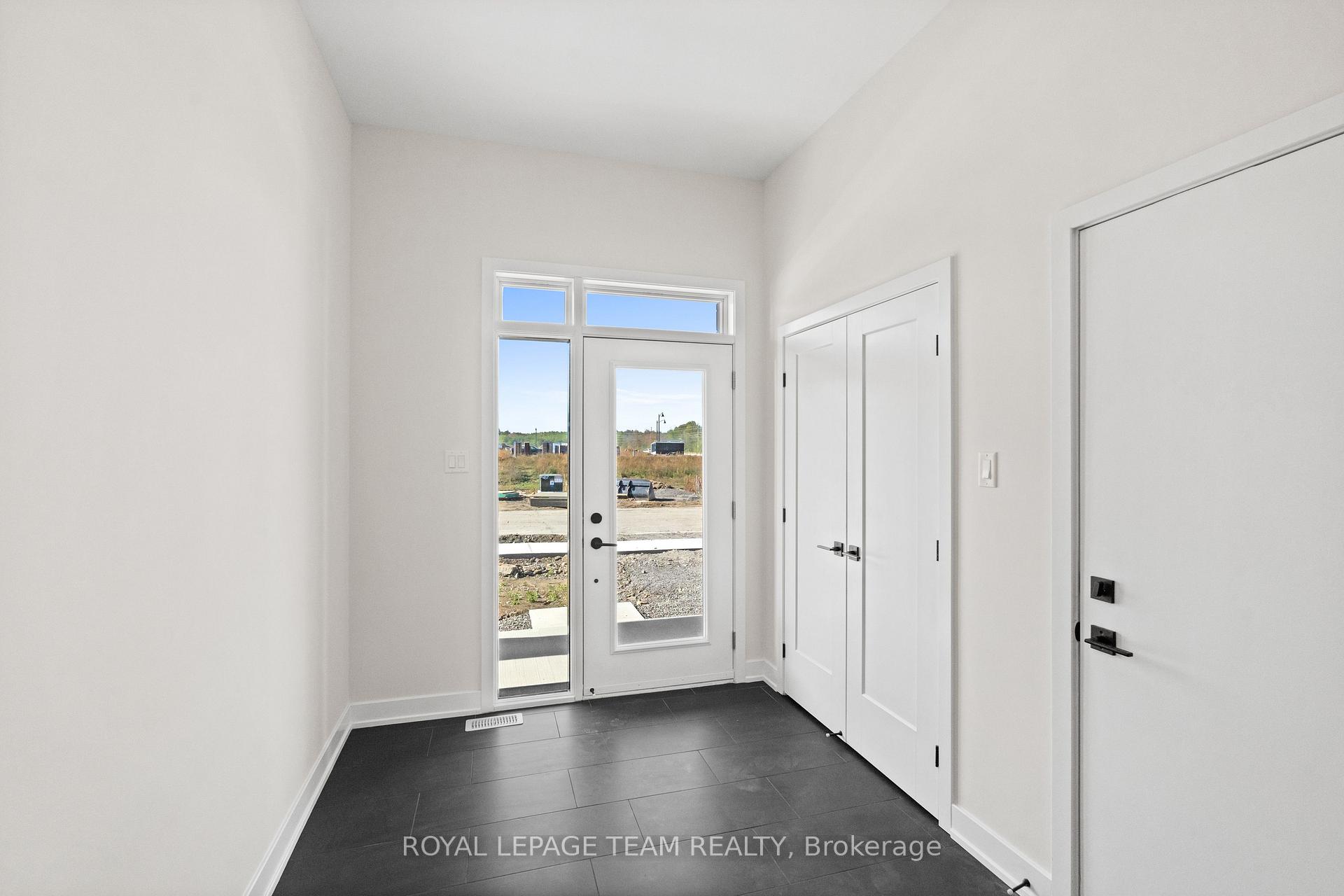 Photo 2 of 1031 Moore Street, Brockville, Brockville — HOMEH