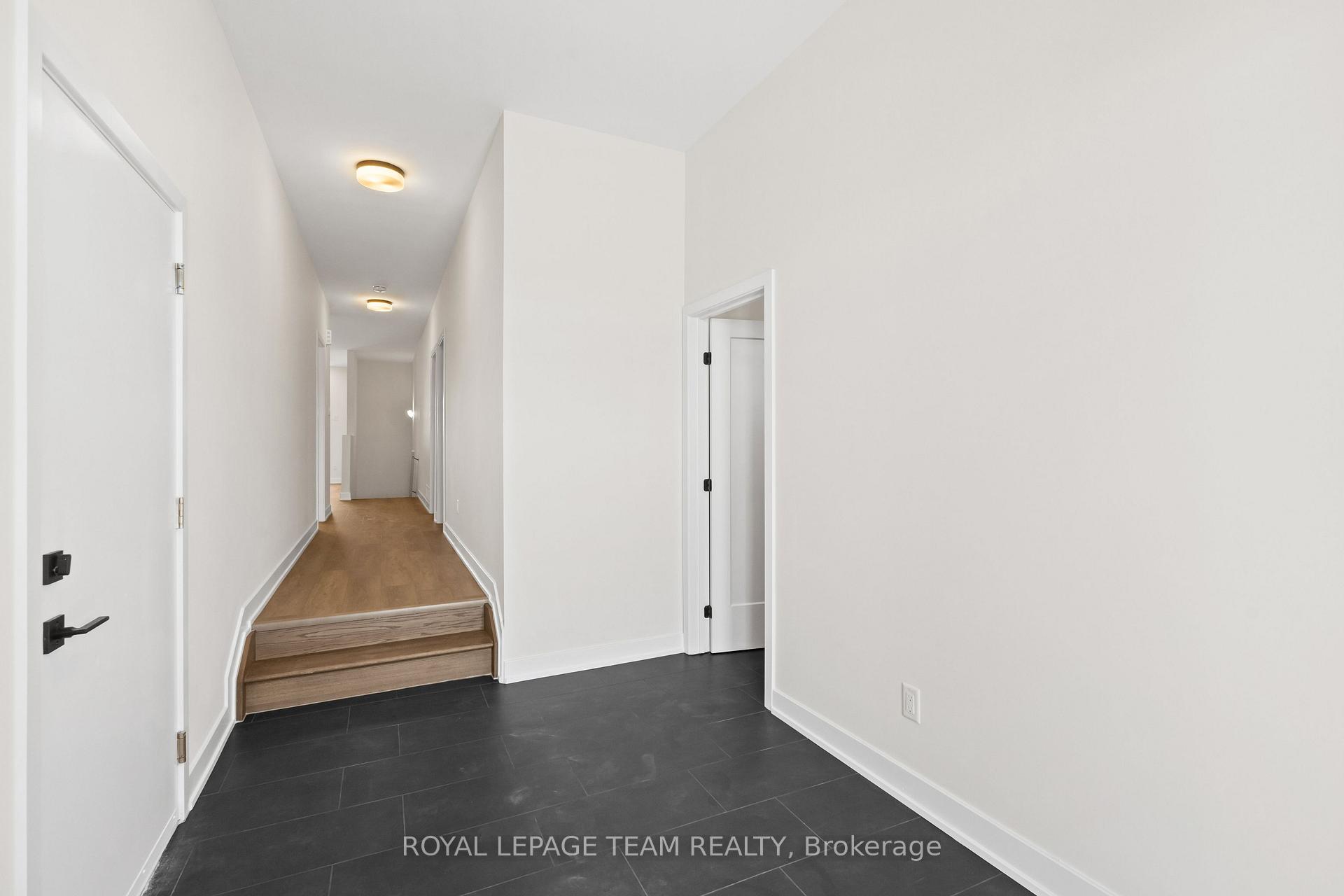 Photo 3 of 1031 Moore Street, Brockville, Brockville — HOMEH