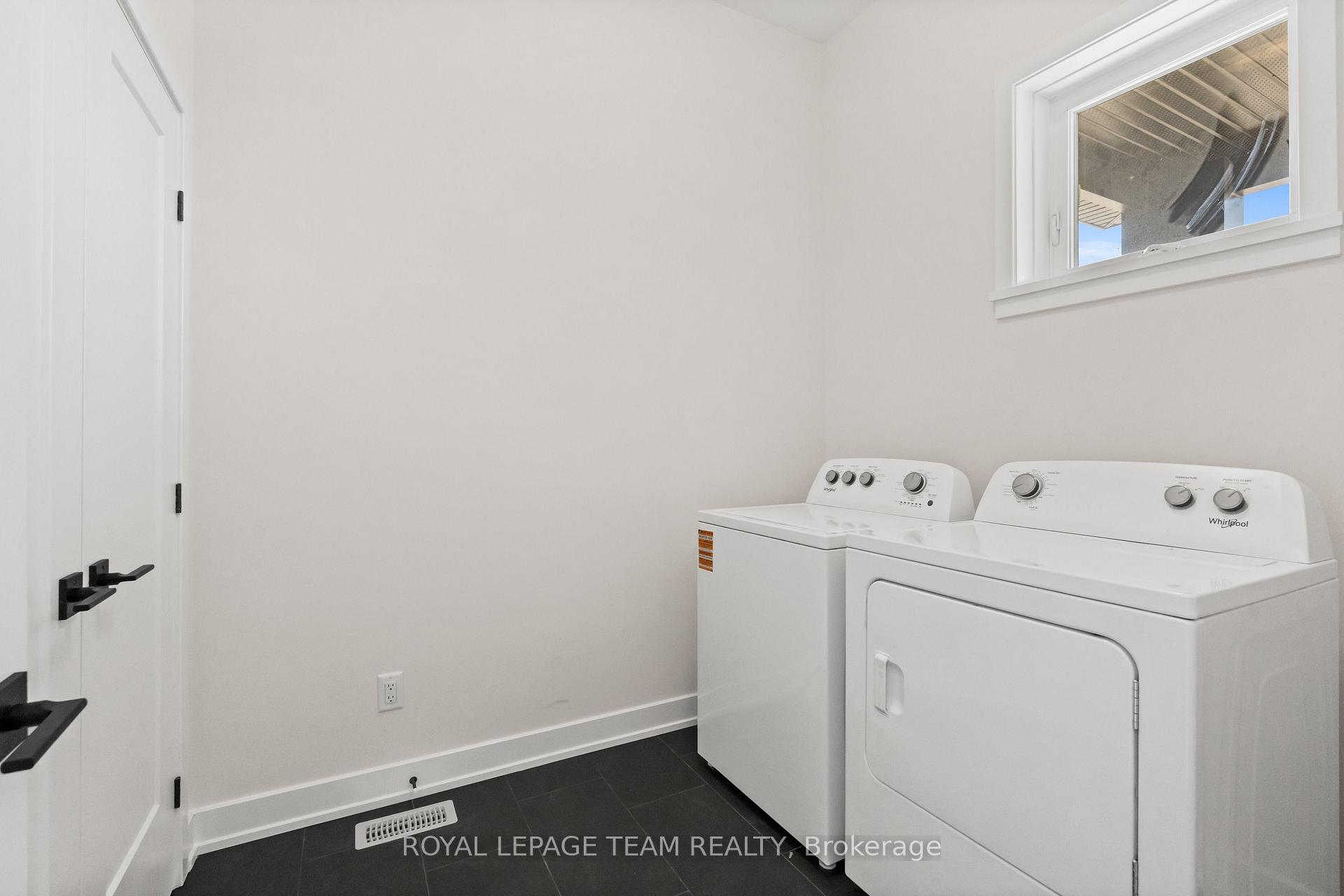 Photo 4 of 1031 Moore Street, Brockville, Brockville — HOMEH