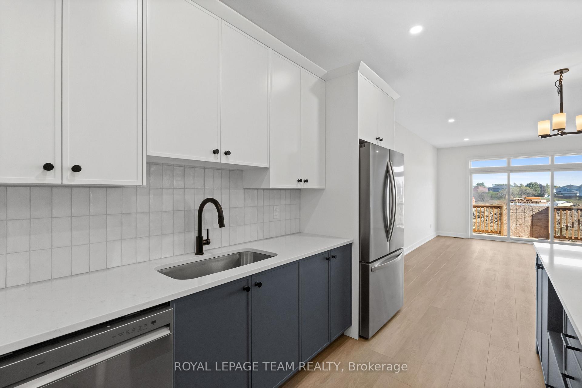 Photo 11 of 1031 Moore Street, Brockville, Brockville — HOMEH